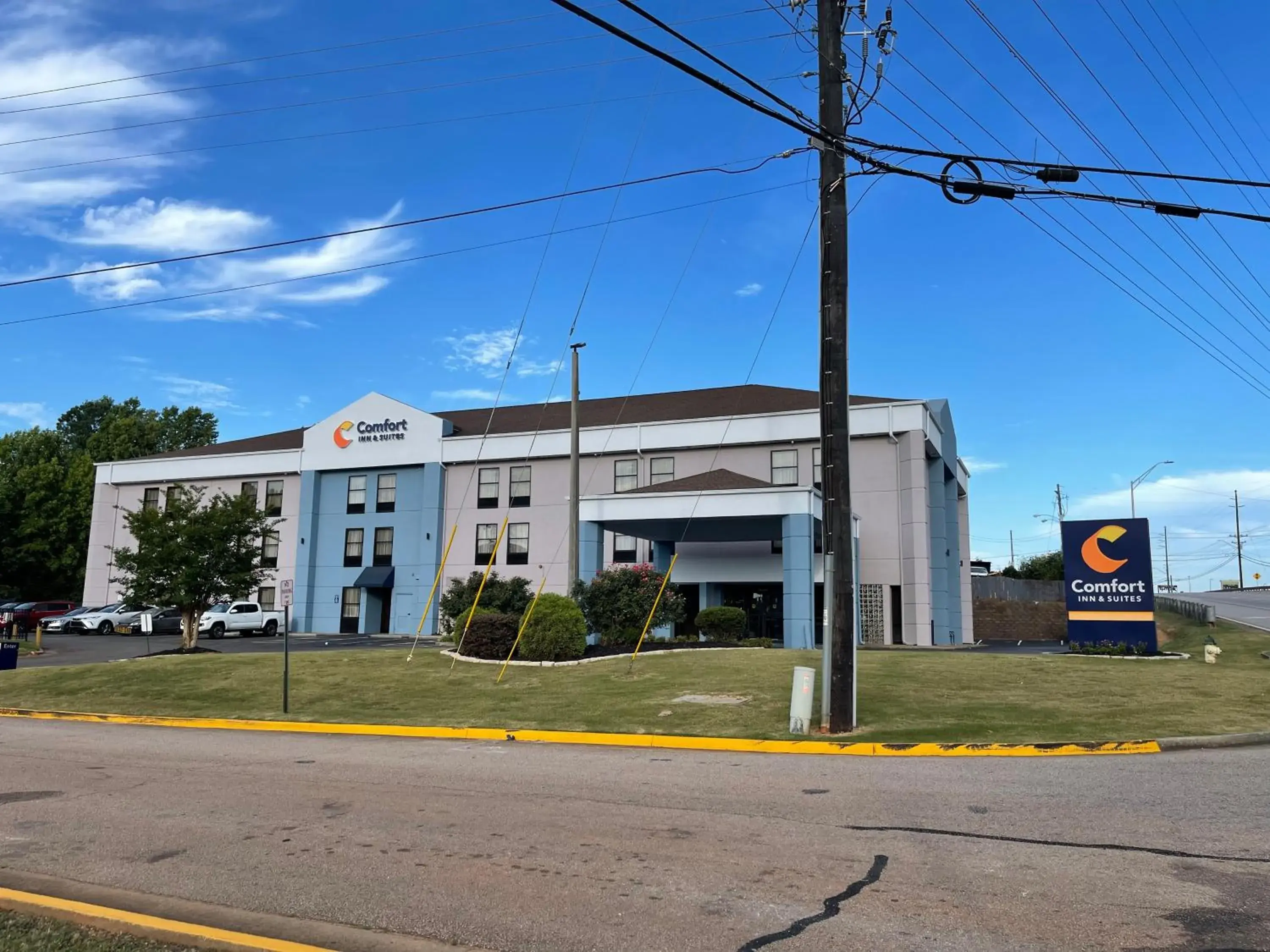 Property building in Comfort Inn & Suites LaGrange East Property building in Comfort Inn & Suites LaGrange East