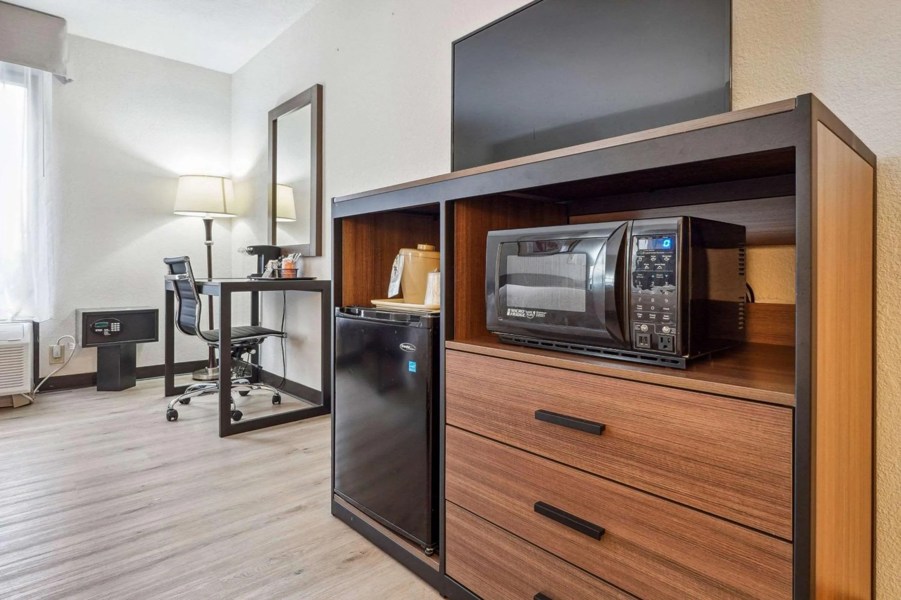 Bedroom in Quality Inn & Suites Dawsonville