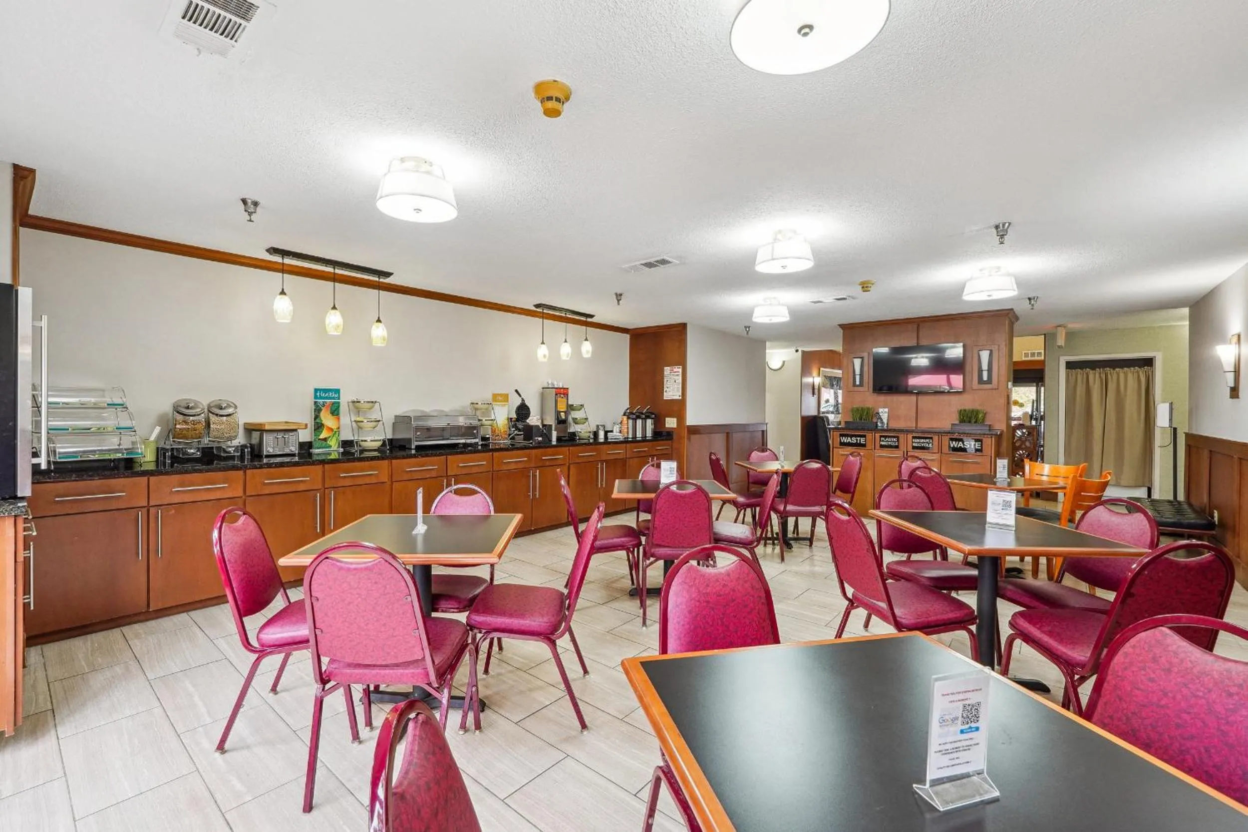 Breakfast in Quality Inn & Suites Dawsonville