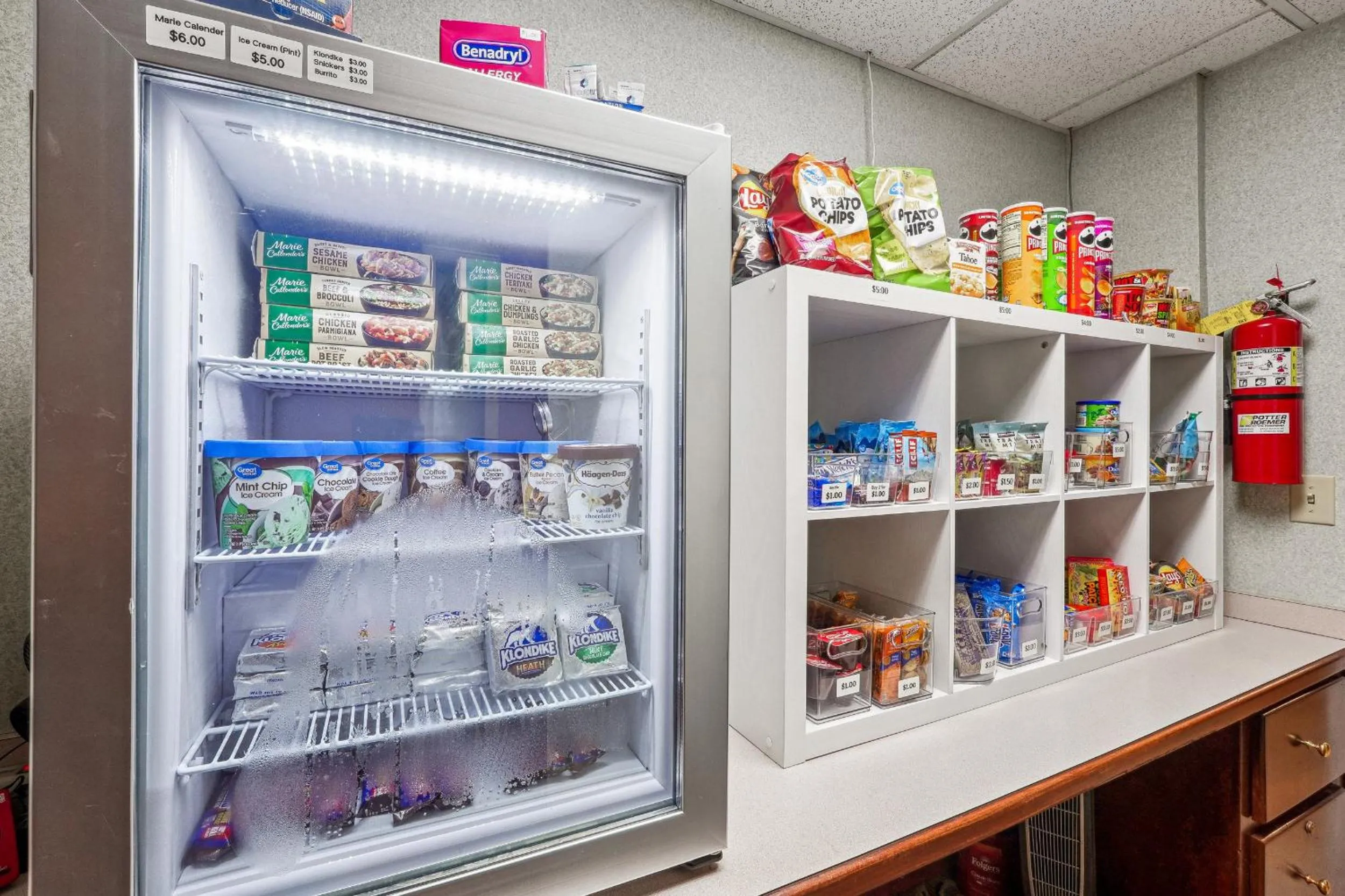 On-site shops in Quality Inn & Suites Dawsonville