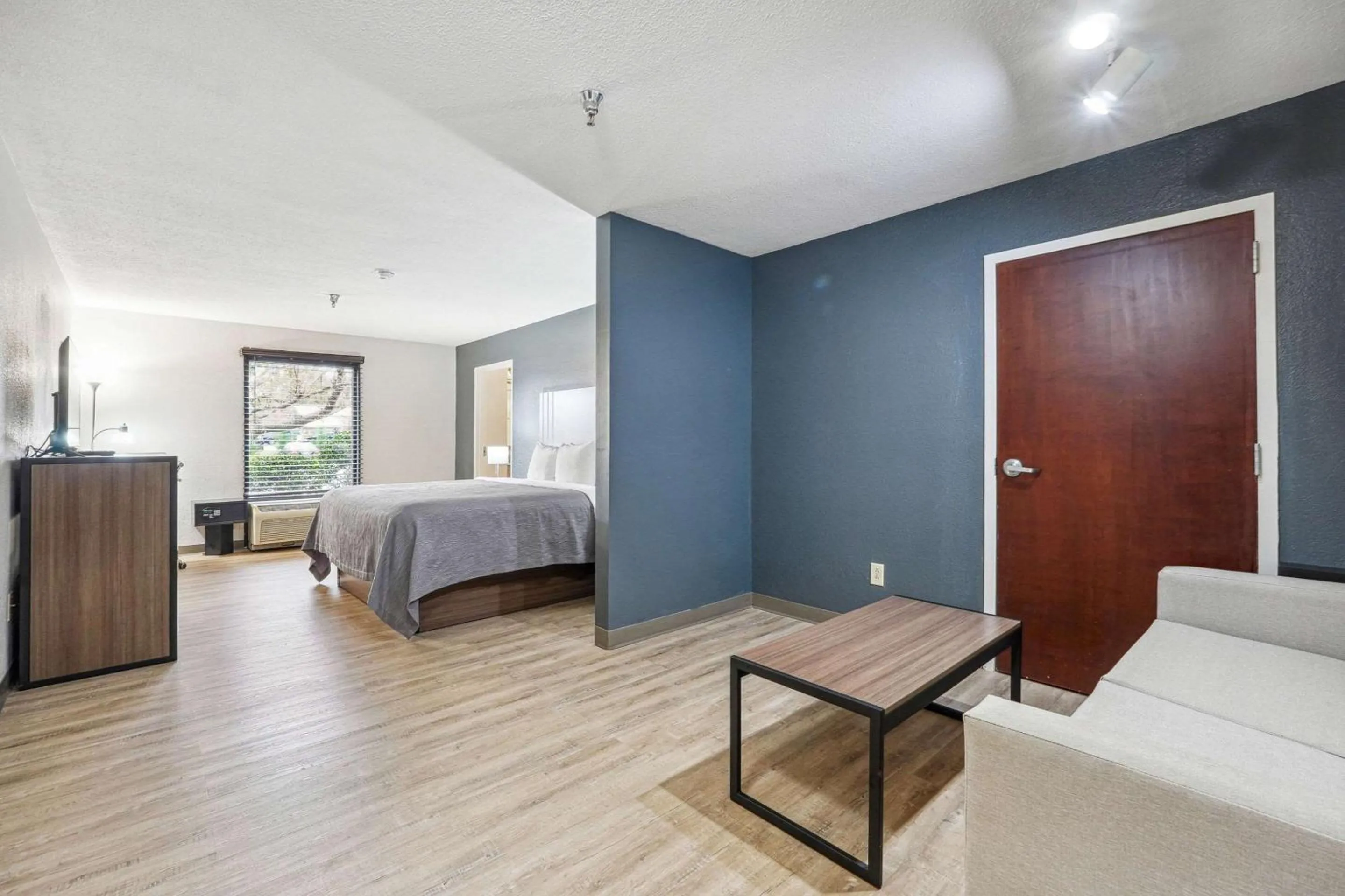 Bedroom, Bed in Quality Inn & Suites Dawsonville