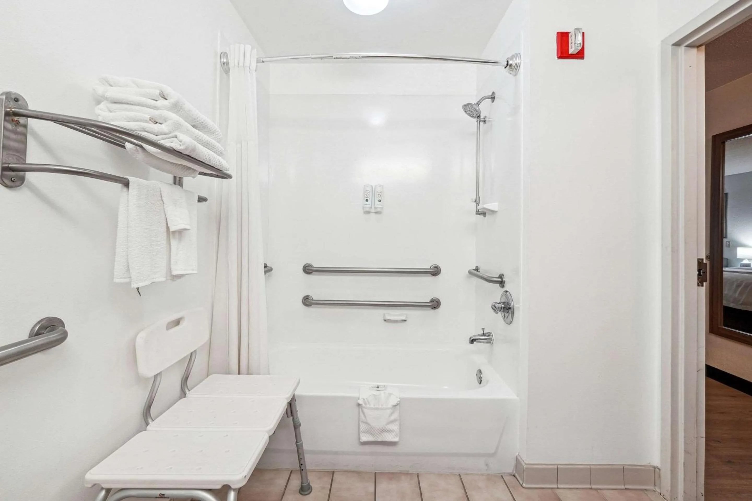 Bedroom in Quality Inn & Suites Dawsonville