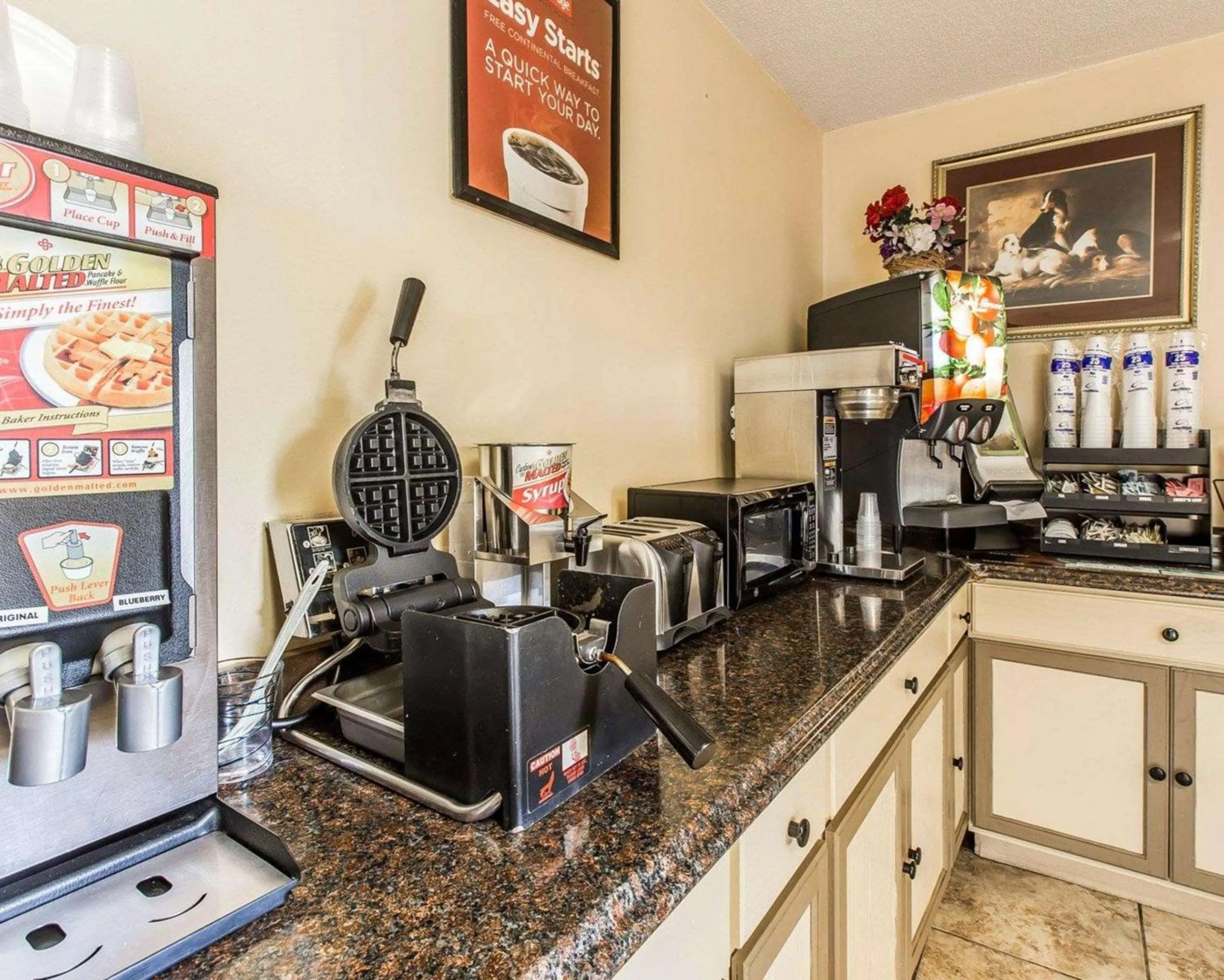 Restaurant/places to eat, Kitchen/Kitchenette in Econo Lodge Macon