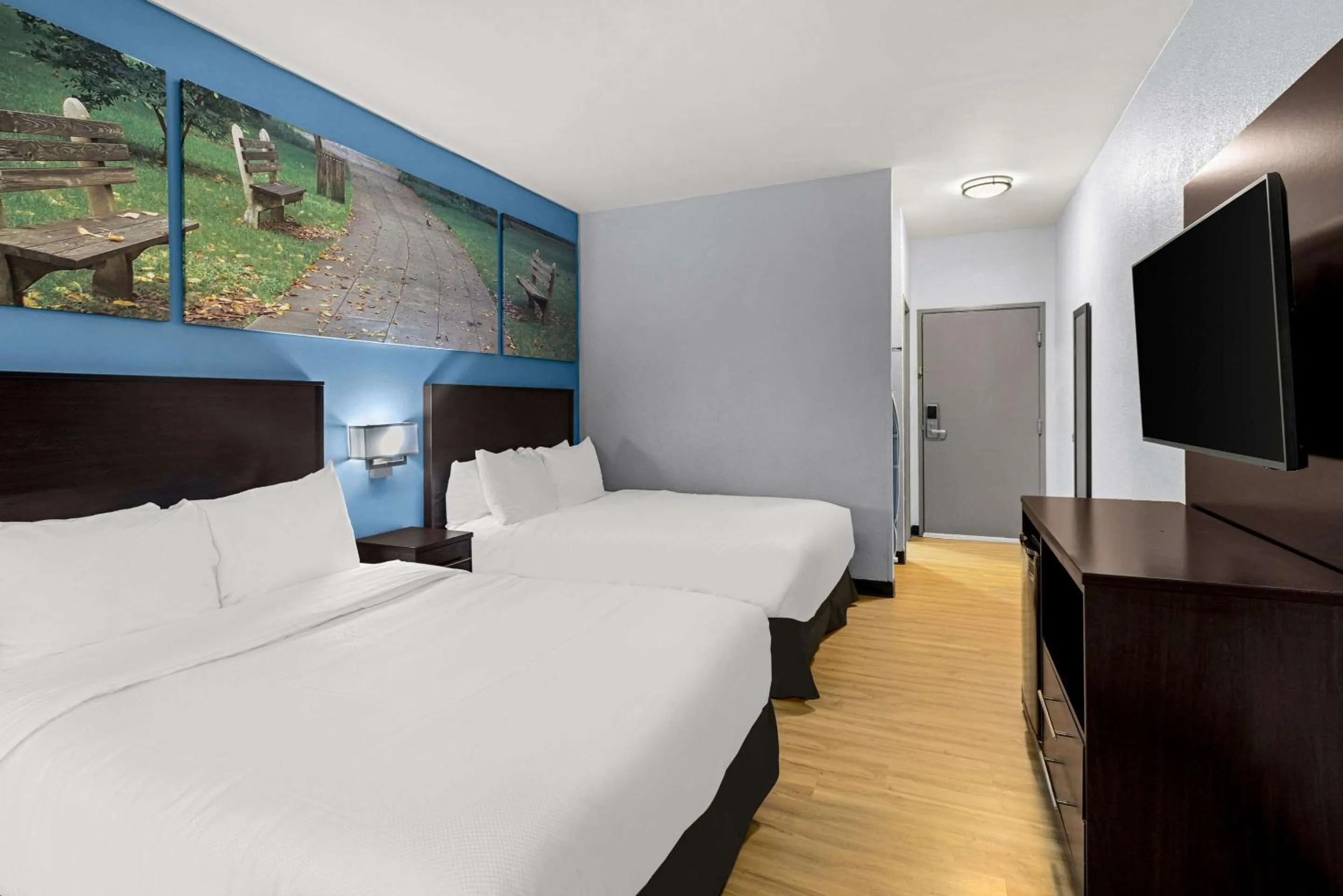 Bedroom, Bed in Clarion Pointe Hinesville near Fort Stewart