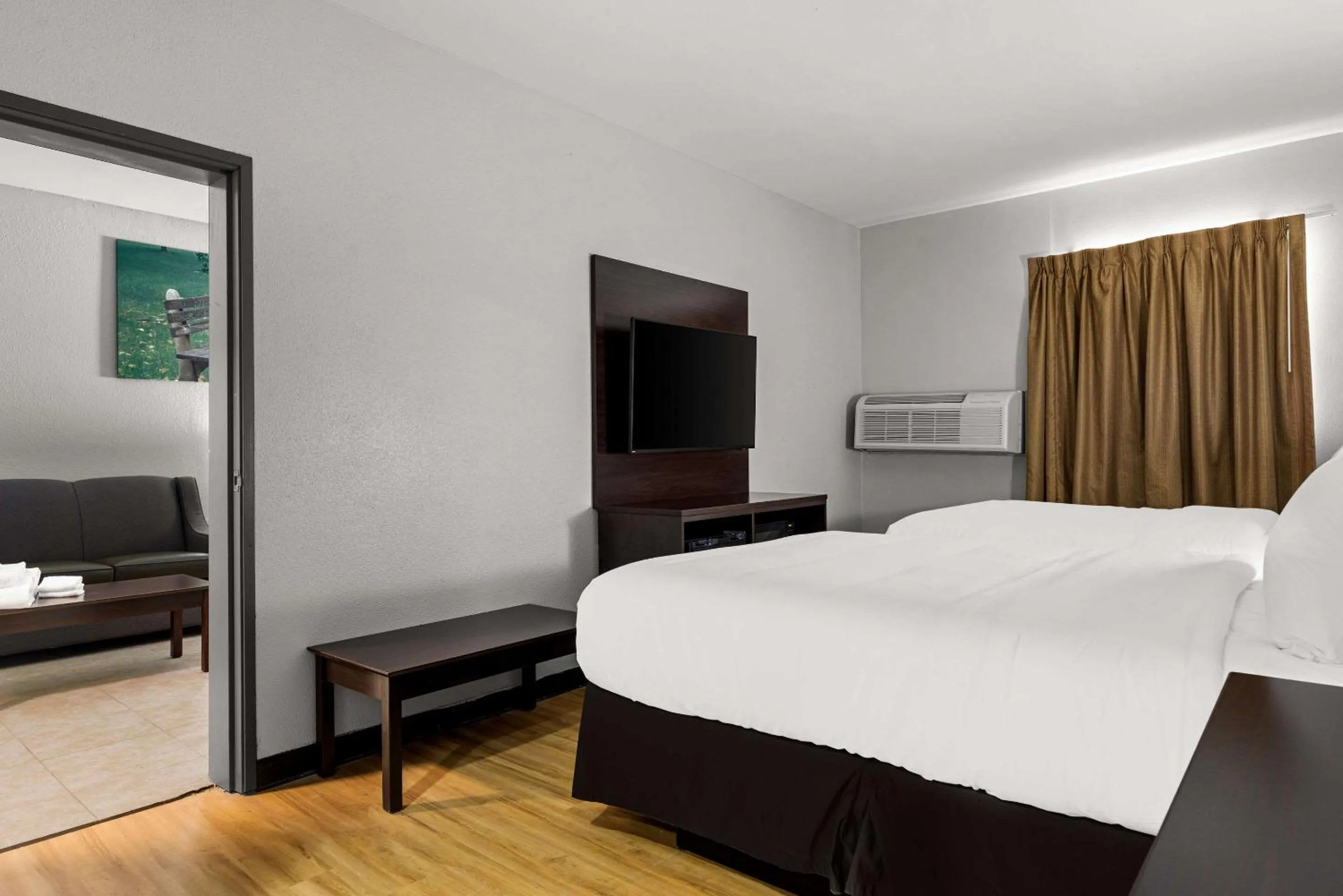 Bedroom, Bed in Clarion Pointe Hinesville near Fort Stewart