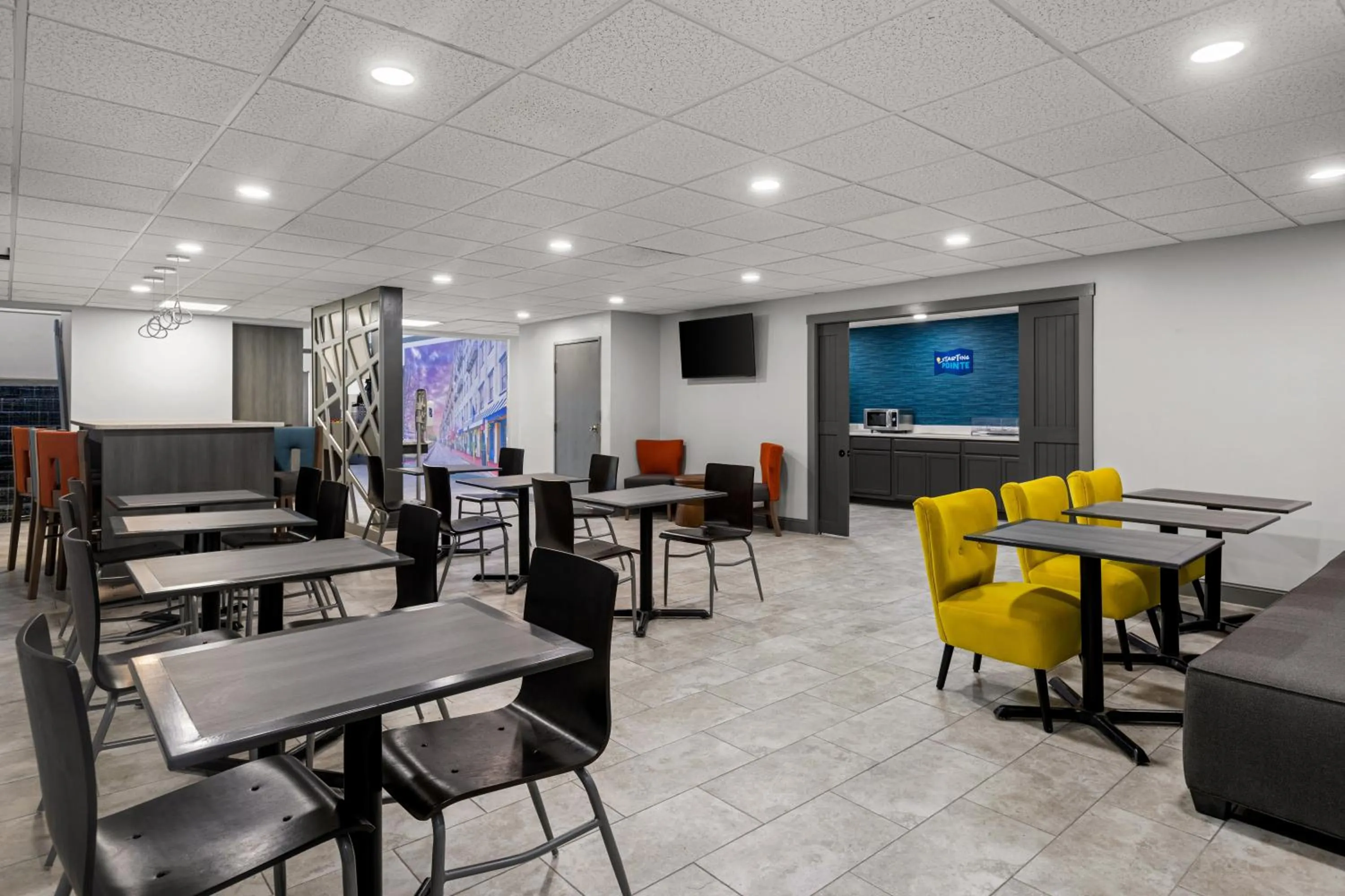 Breakfast in Clarion Pointe Hinesville near Fort Stewart