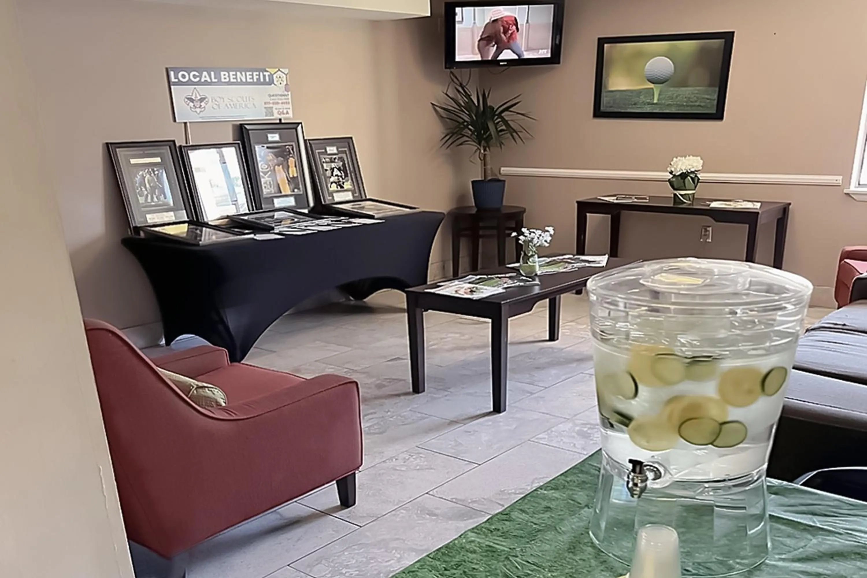 Lobby or reception in Suburban Studios