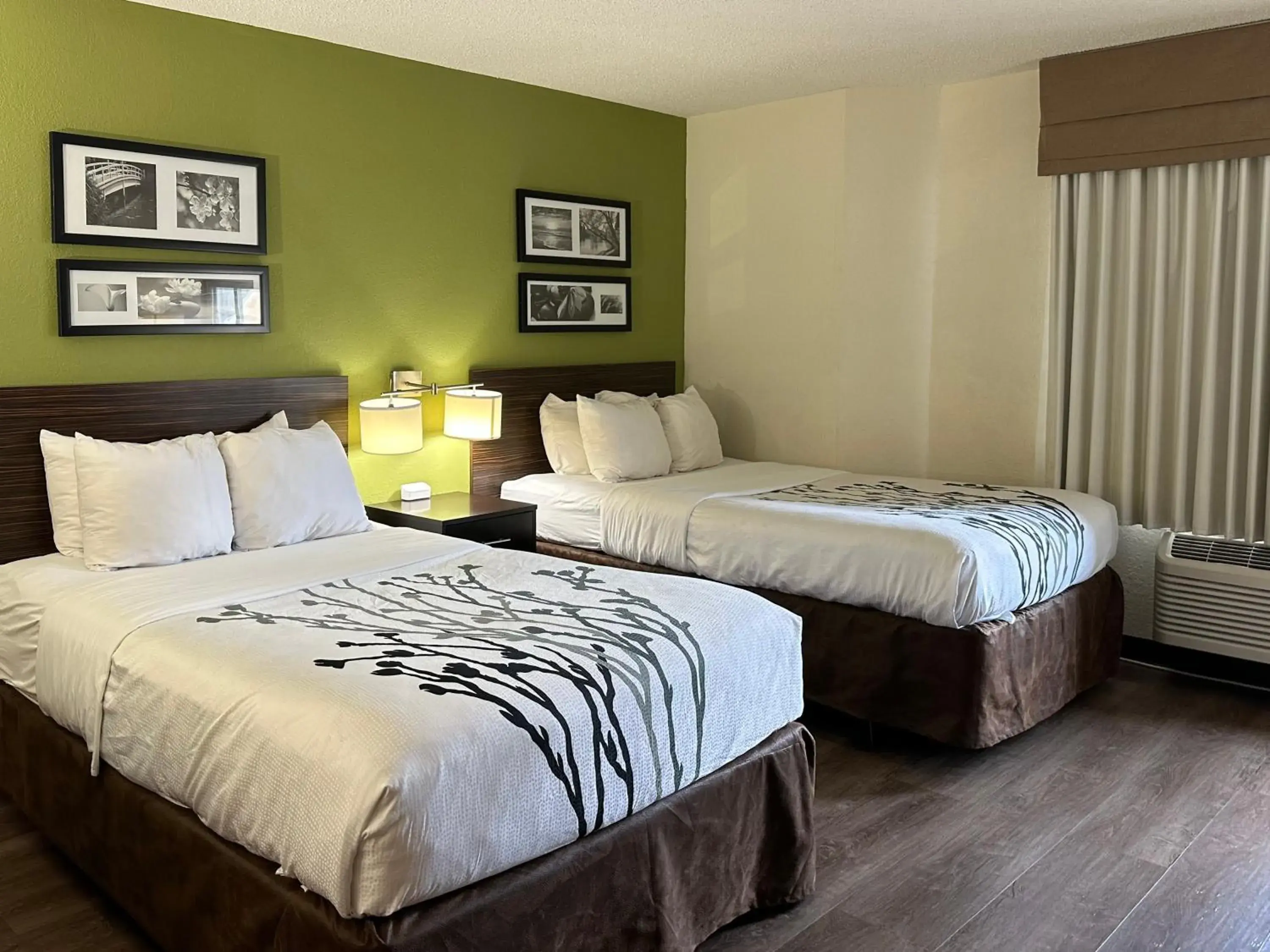 Toilet, Bed in Sleep Inn & Suites Near Columbus - State University Area Toilet, Bed in Sleep Inn & Suites Near Columbus - State University Area