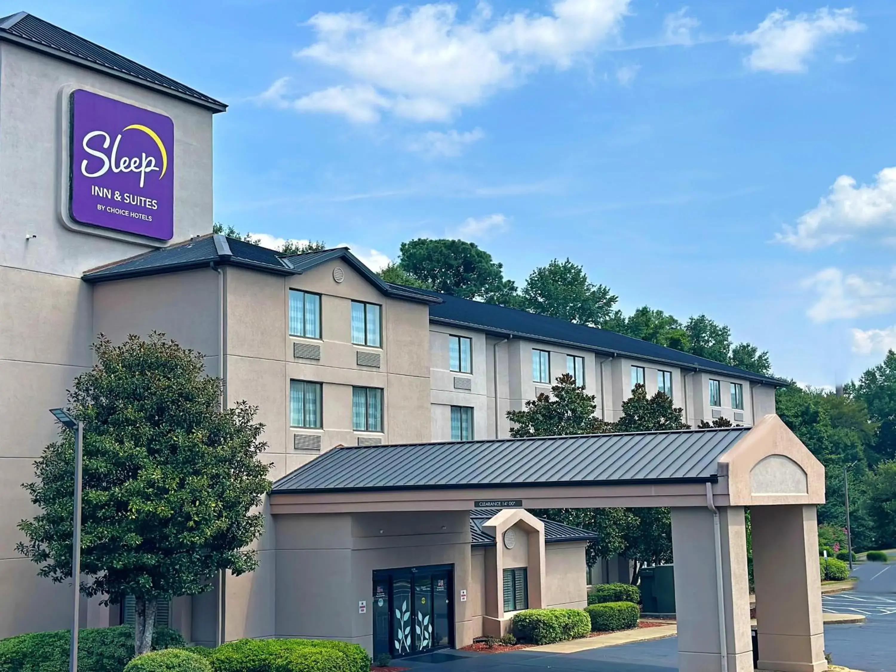 Property building in Sleep Inn & Suites Near Columbus - State University Area Property building in Sleep Inn & Suites Near Columbus - State University Area