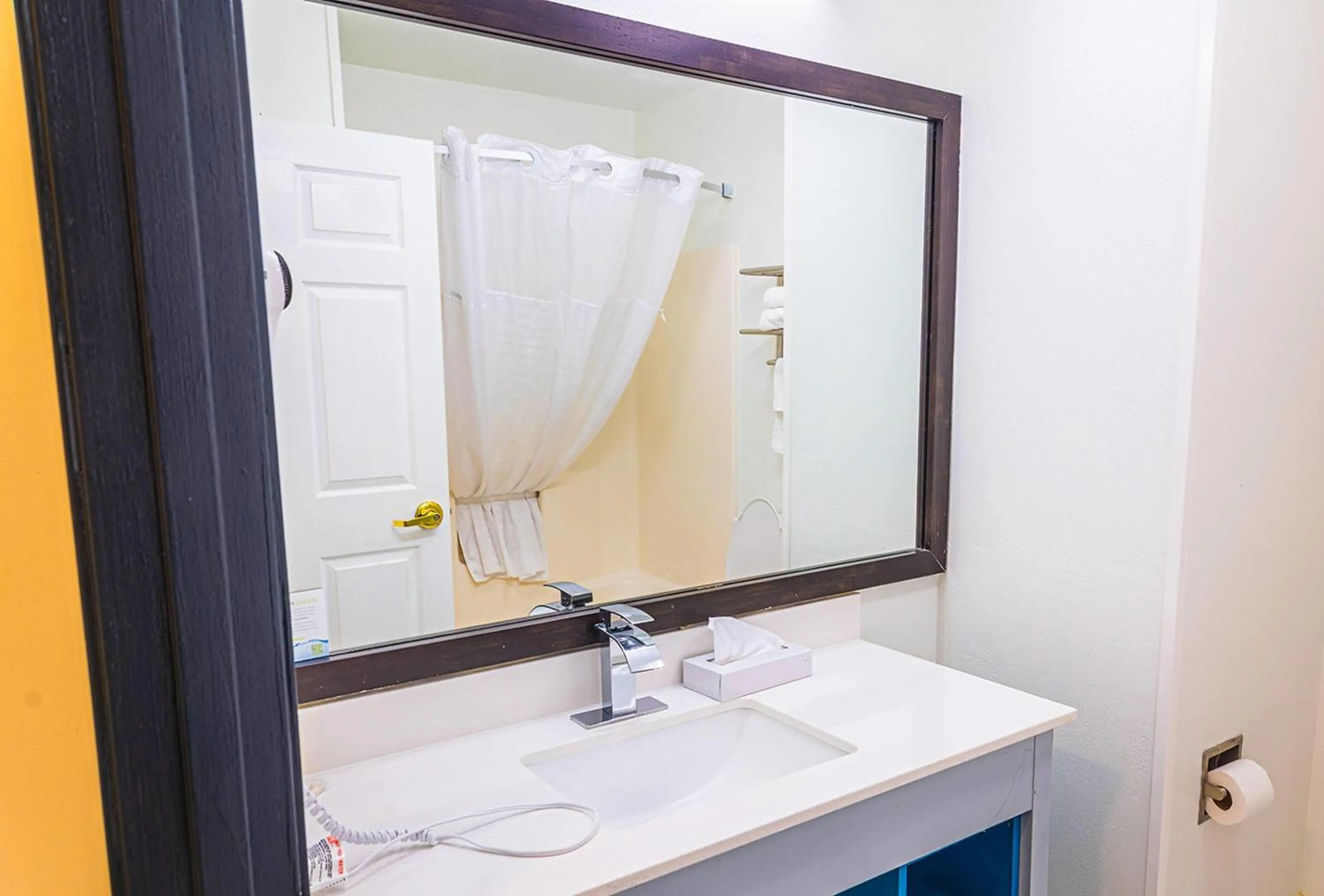 Bathroom in Baymont by Wyndham Port Wentworth