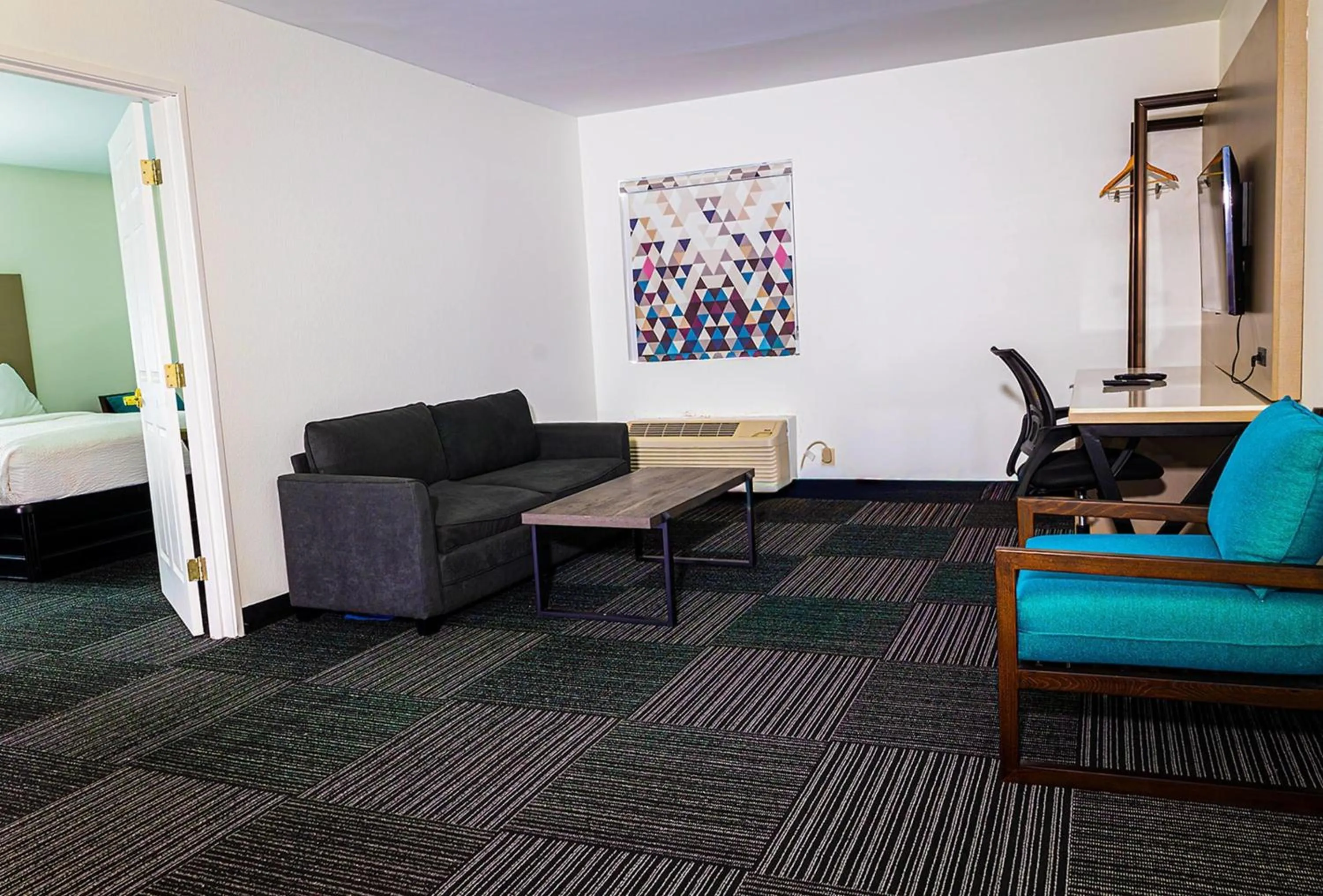 Photo of the whole room in Baymont by Wyndham Port Wentworth