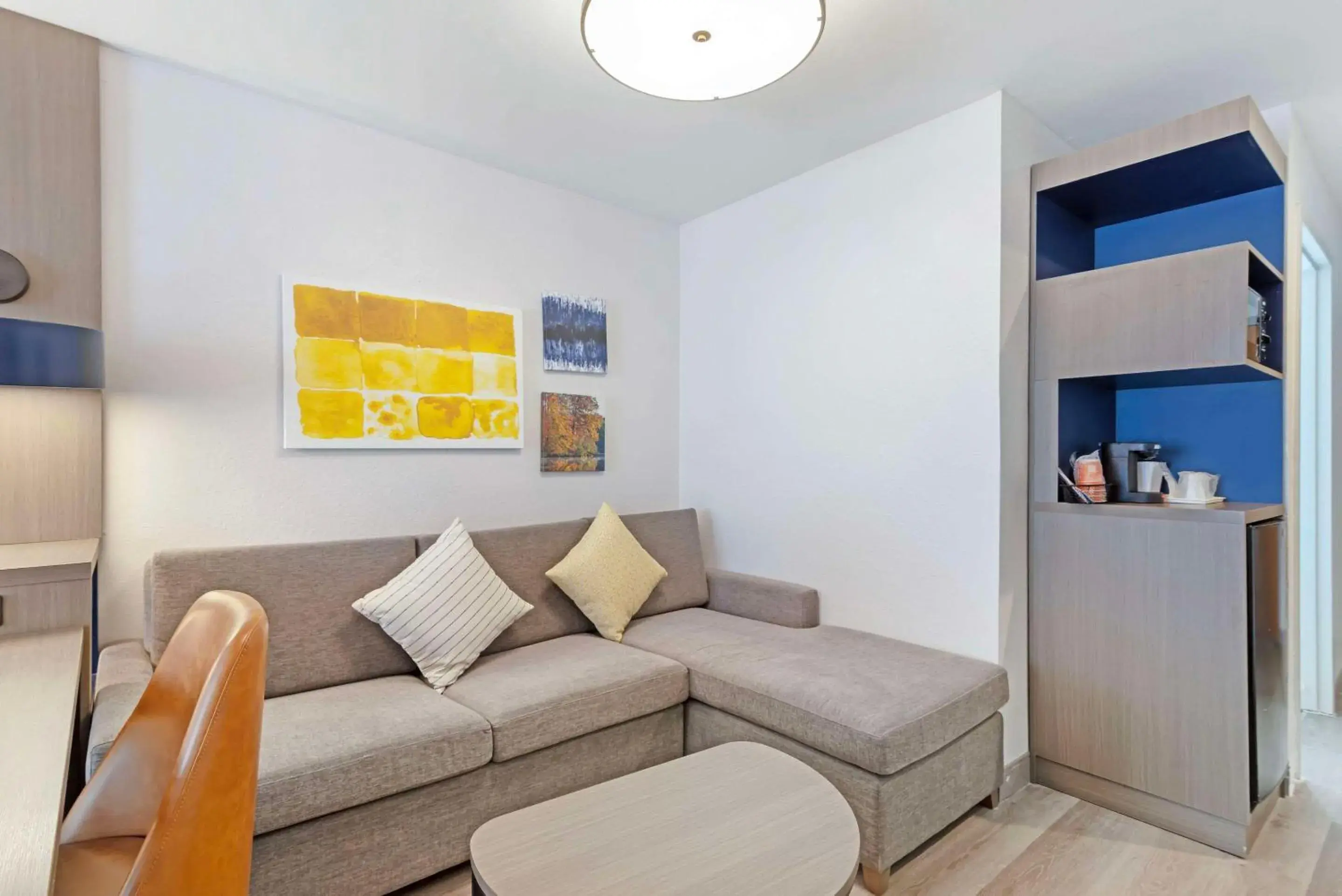 Bedroom in Comfort Suites Northside Hospital Gwinnett Bedroom in Comfort Suites Northside Hospital Gwinnett