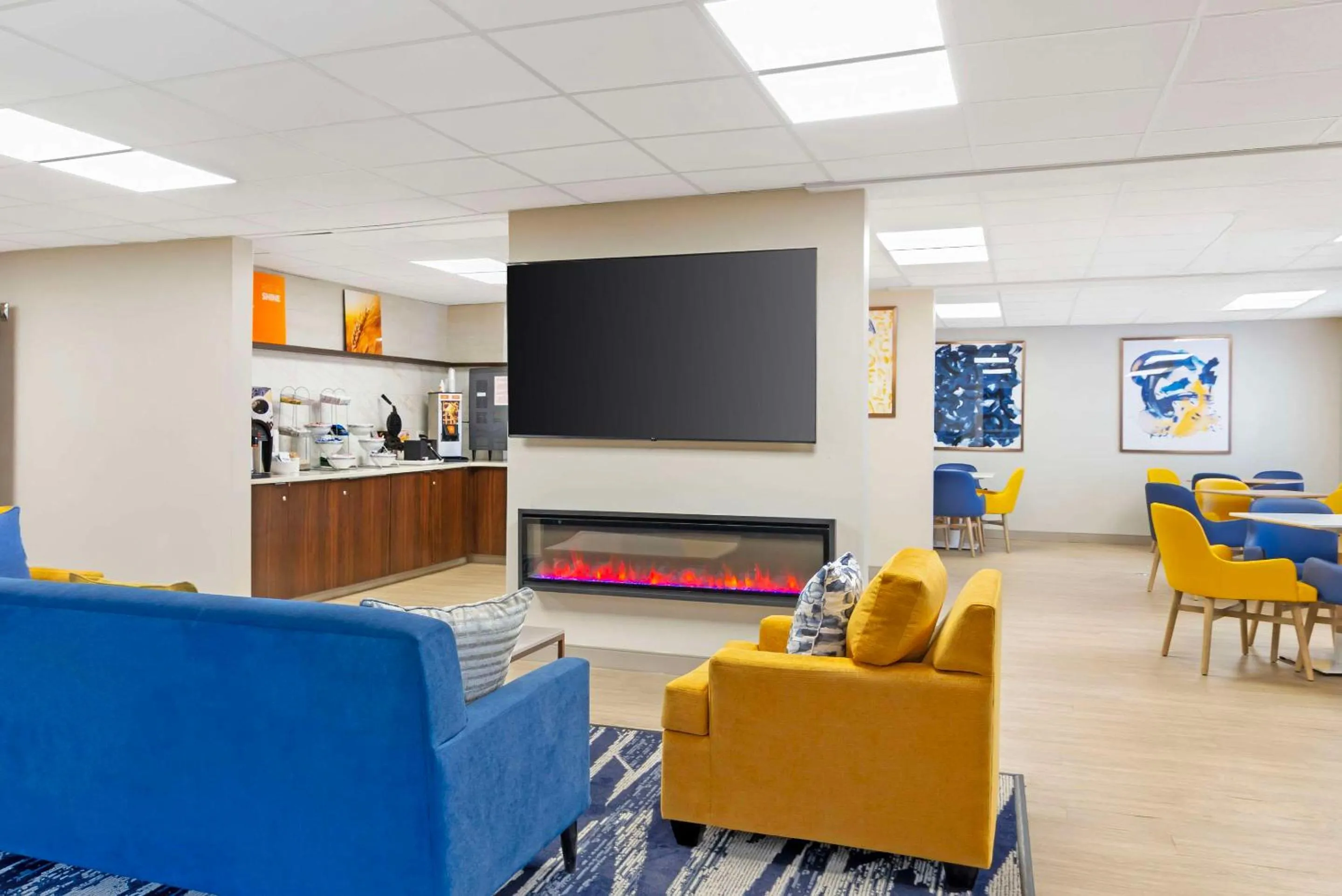 Lobby or reception in Comfort Suites Northside Hospital Gwinnett