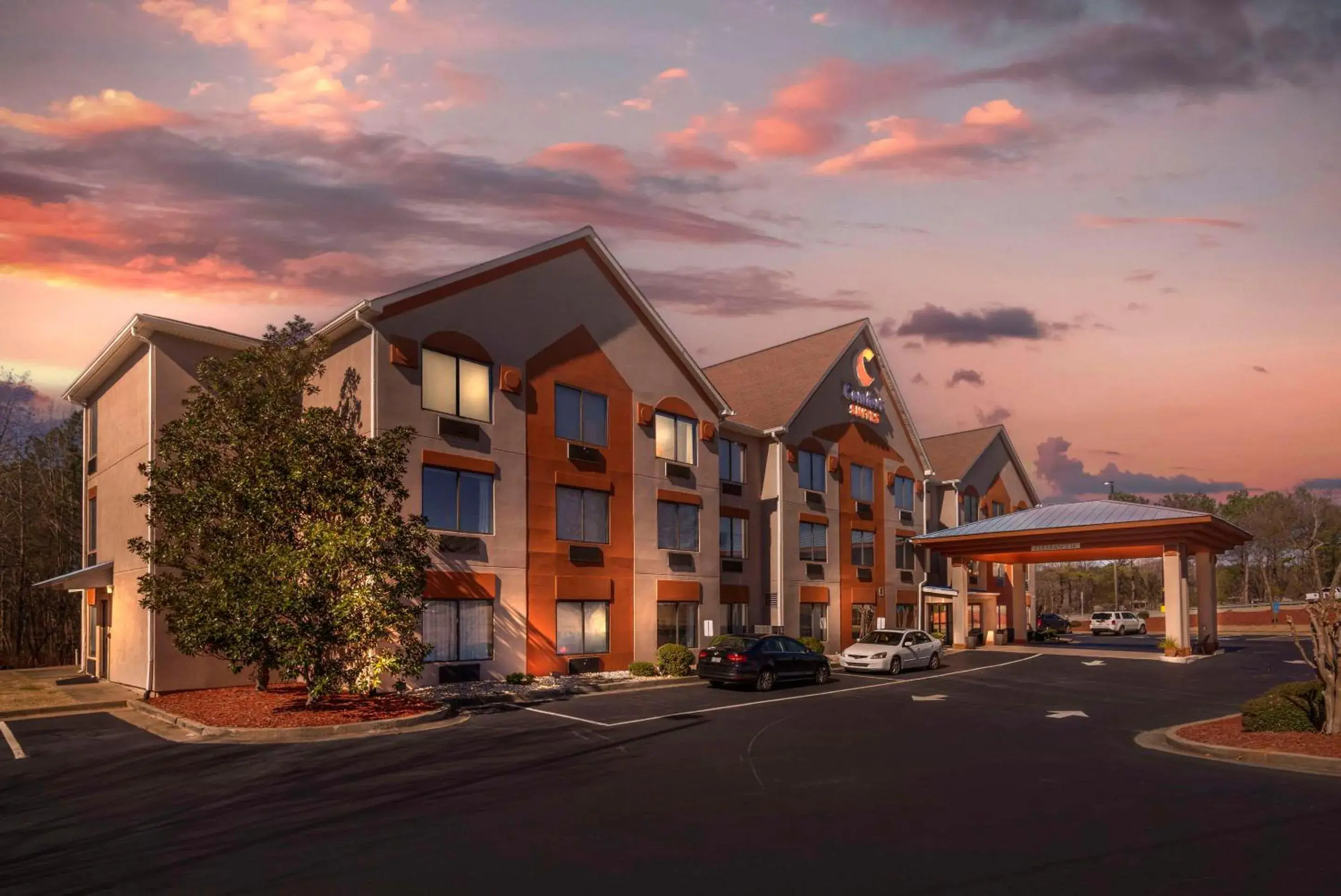 Property building in Comfort Suites Northside Hospital Gwinnett Property building in Comfort Suites Northside Hospital Gwinnett