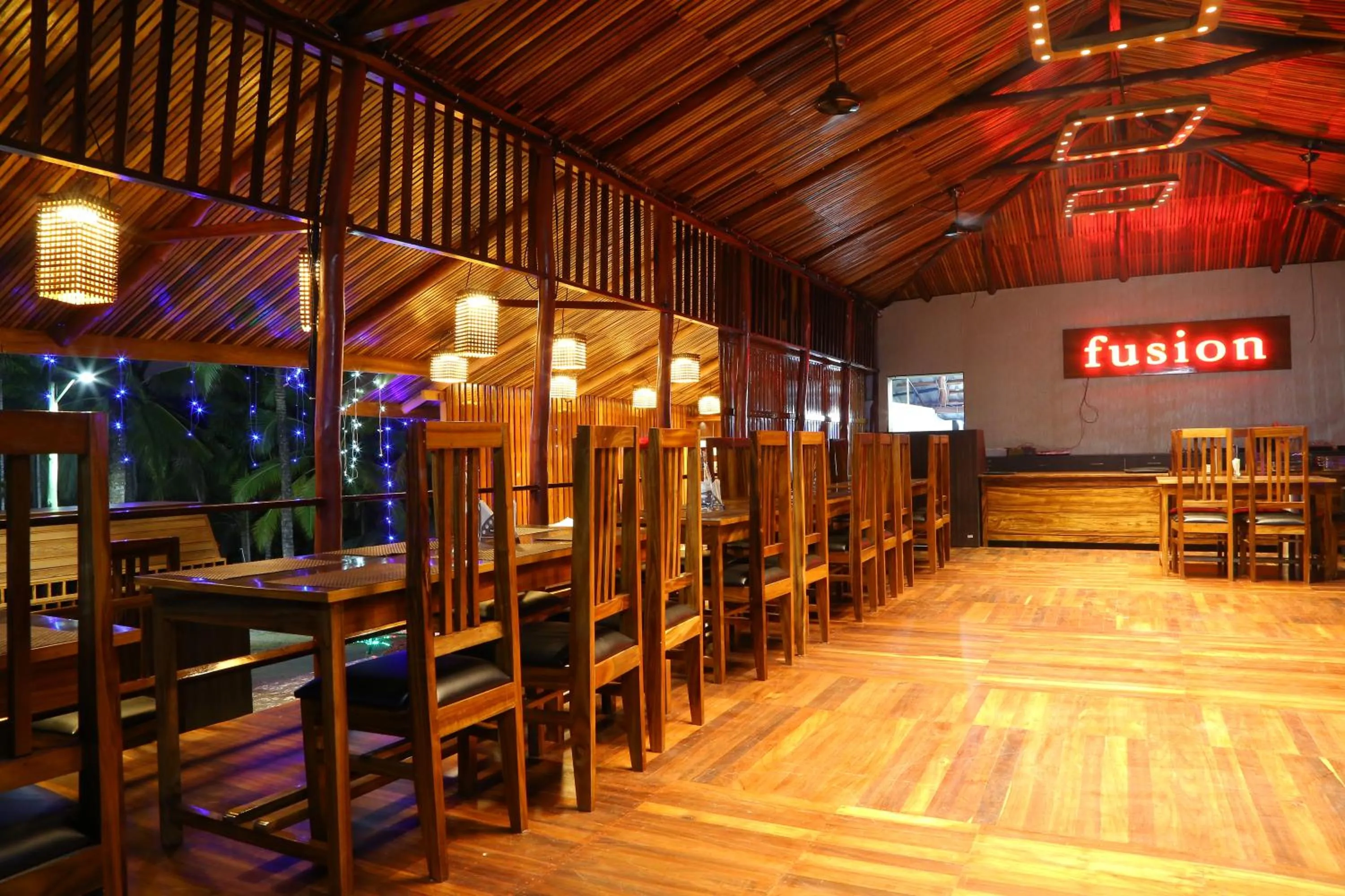 Restaurant/places to eat in Rainforest Resort