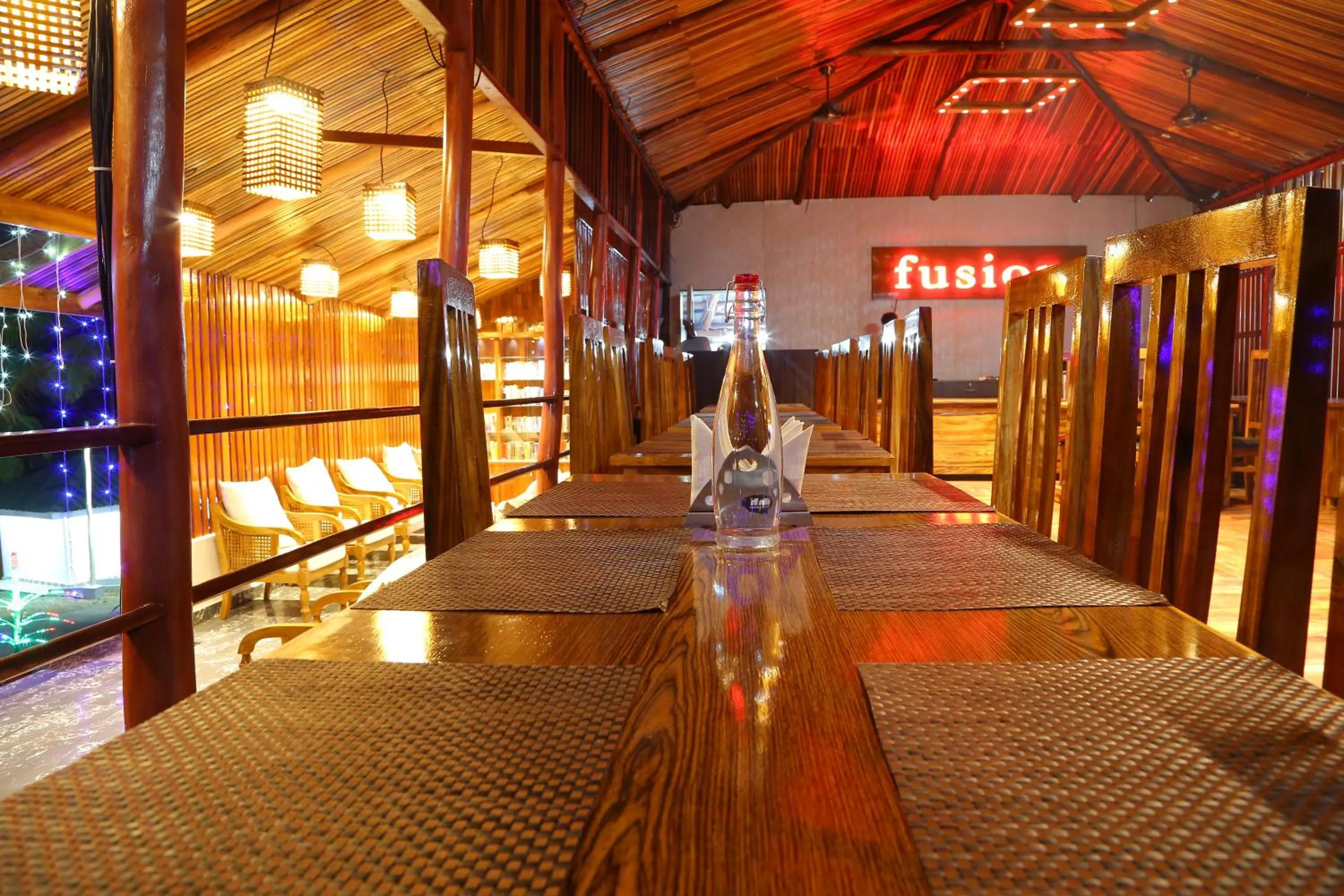 Restaurant/places to eat in Rainforest Resort