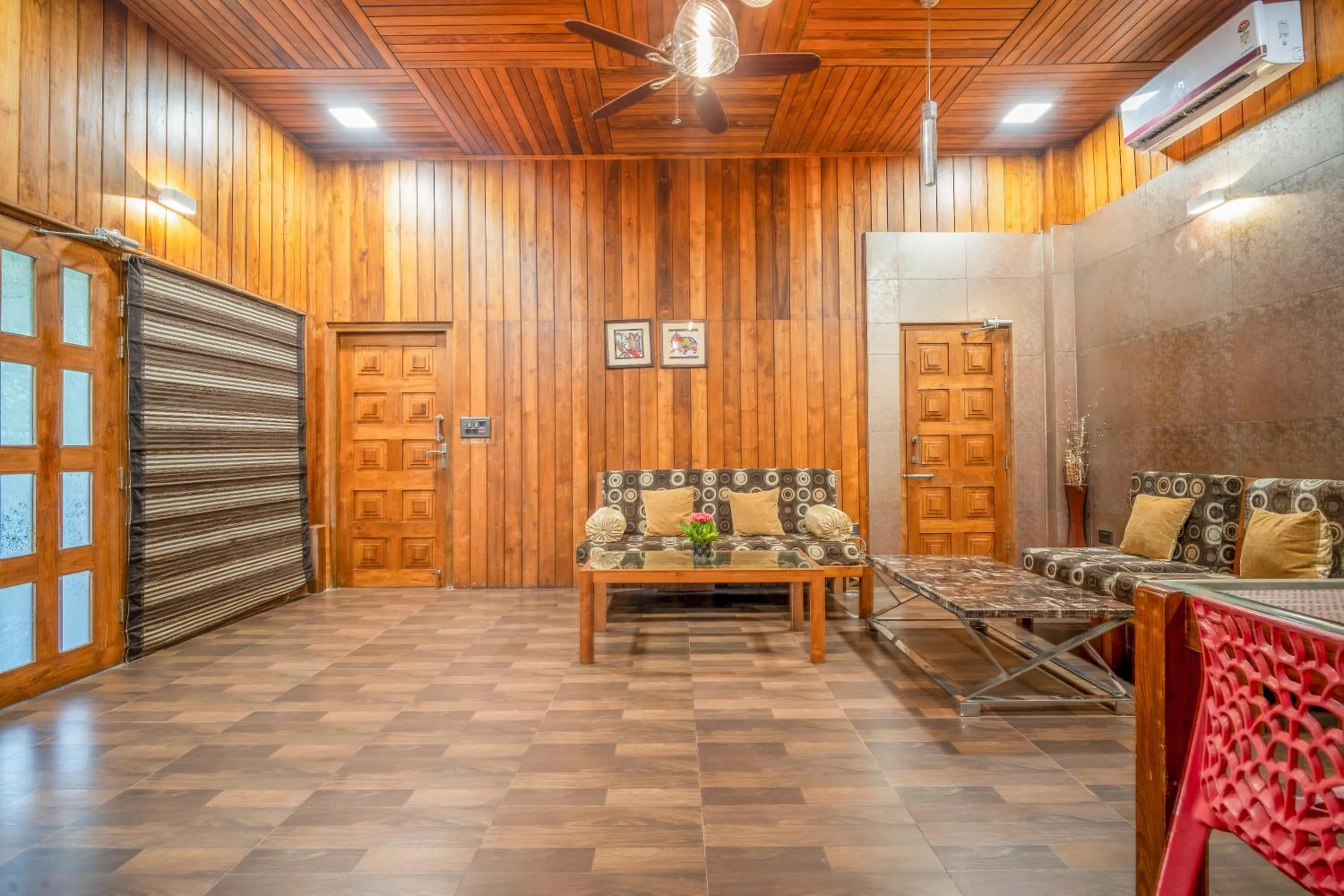 Living room in Rainforest Resort