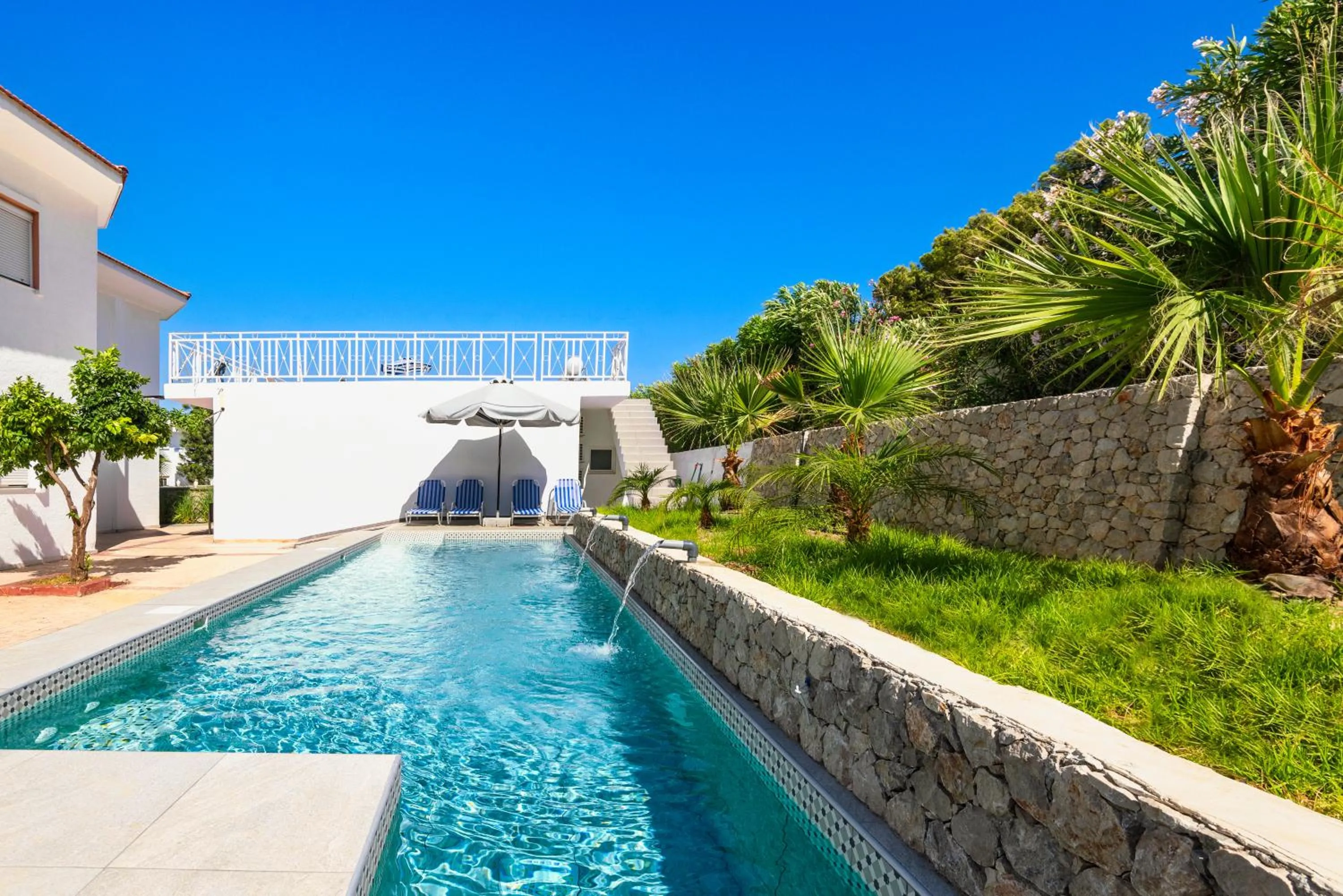 Swimming pool in Paradise Garden