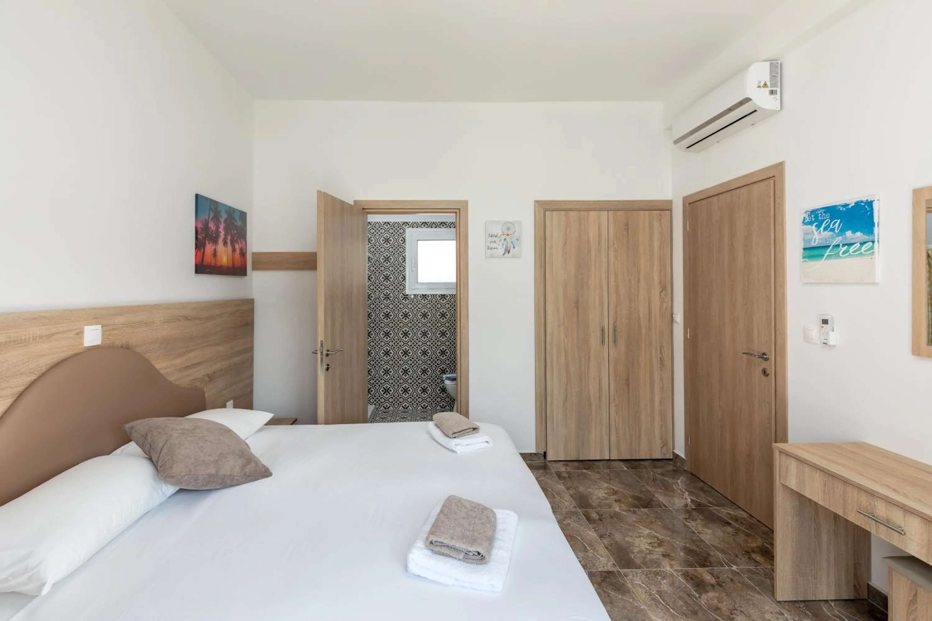 Bed in Paradise Garden