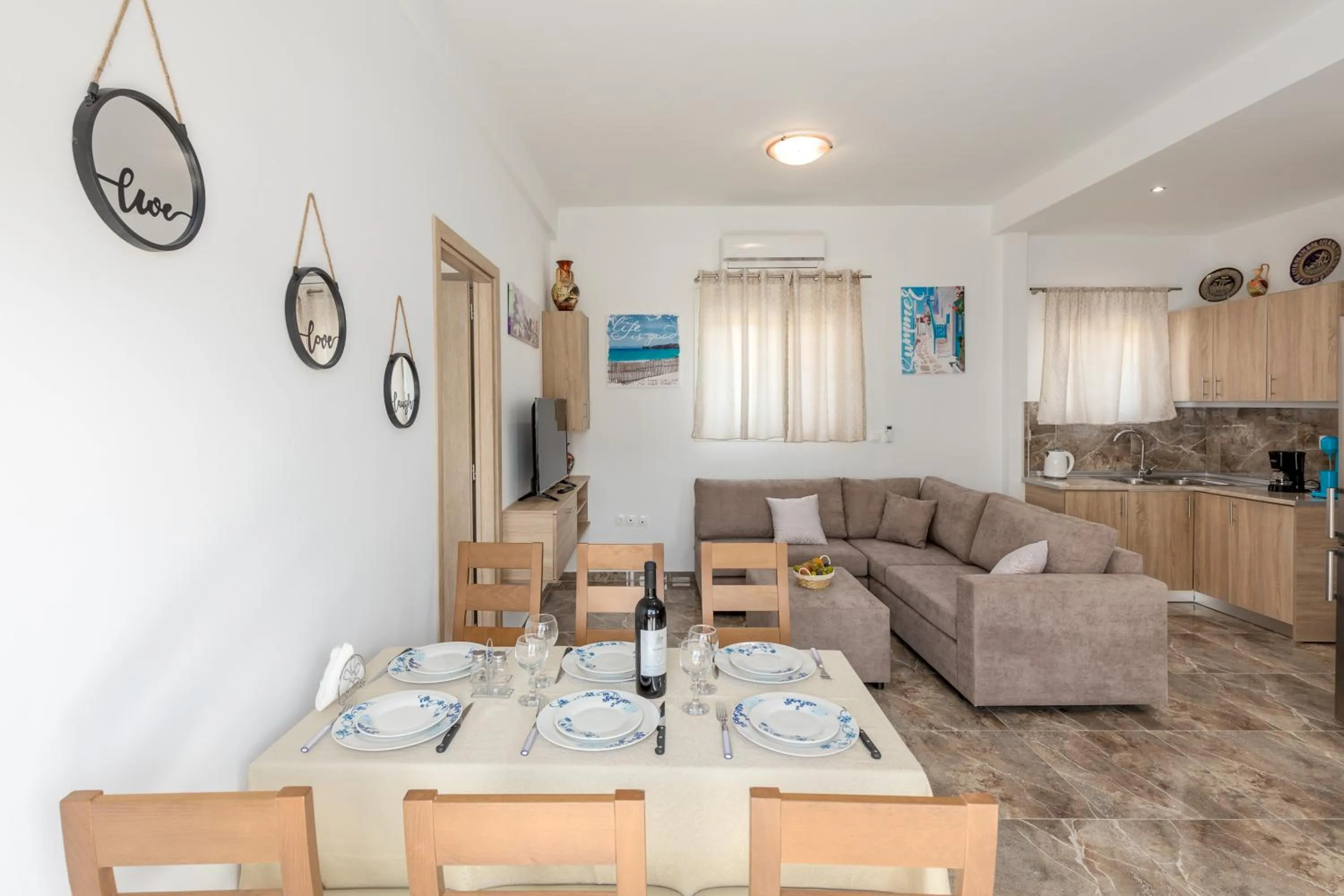 Living room in Paradise Garden