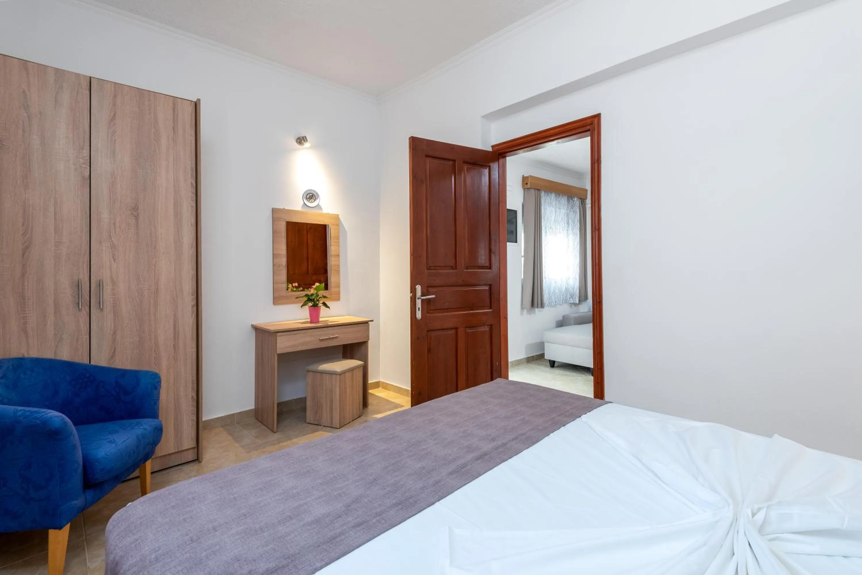 Bedroom, Bed in Paradise Garden