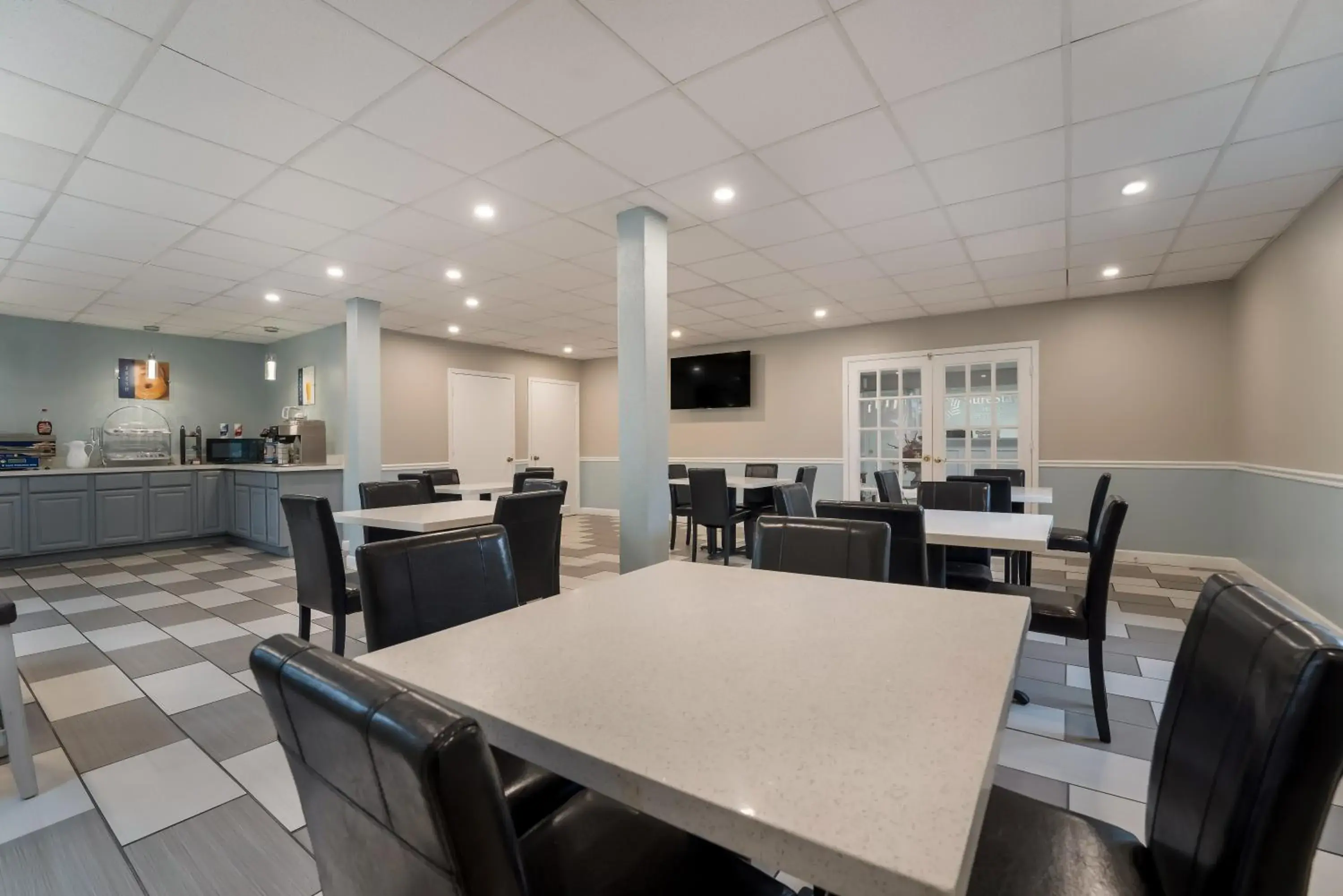 Breakfast in SureStay Hotel by Best Western Columbus Downtown Breakfast in SureStay Hotel by Best Western Columbus Downtown