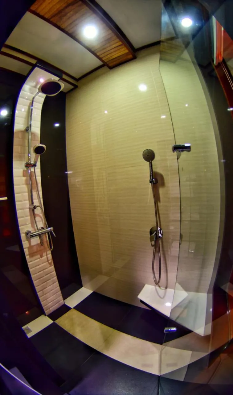 Shower in Millennium Island Residence