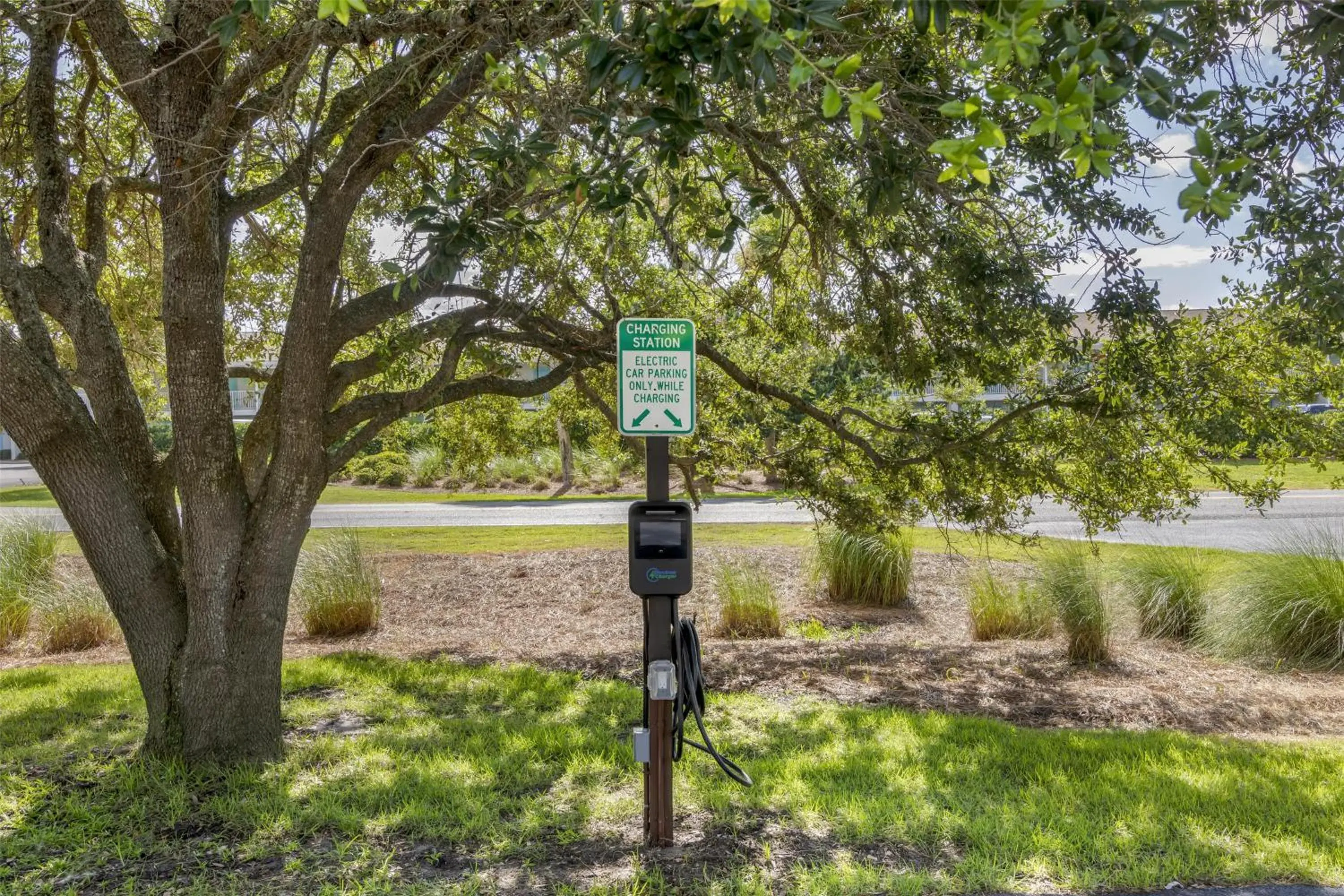 Property building in Best Western Plus Jekyll Island Property building in Best Western Plus Jekyll Island