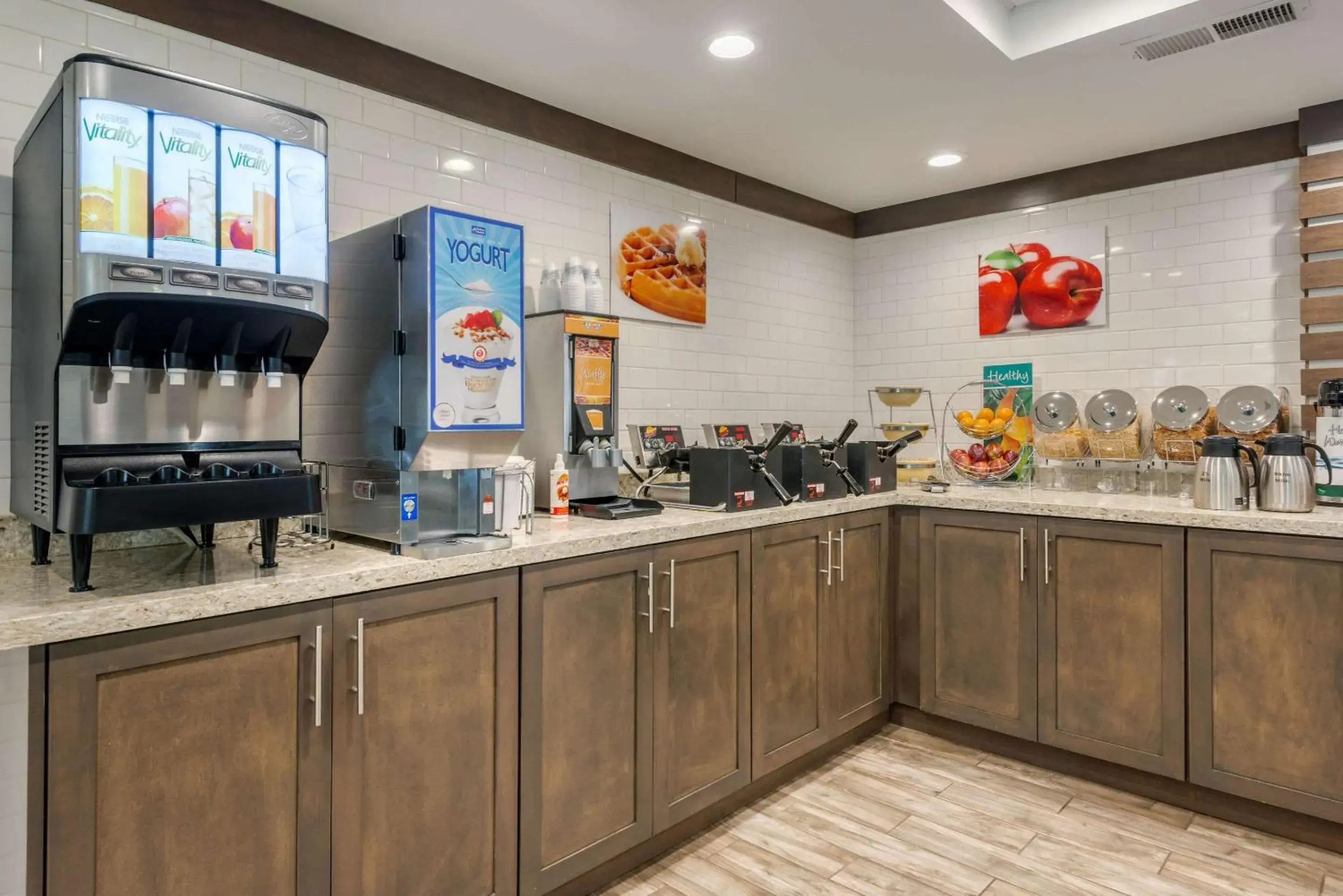 Breakfast in Seafarer Inn & Suites, Ascend Hotel Collection Breakfast in Seafarer Inn & Suites, Ascend Hotel Collection