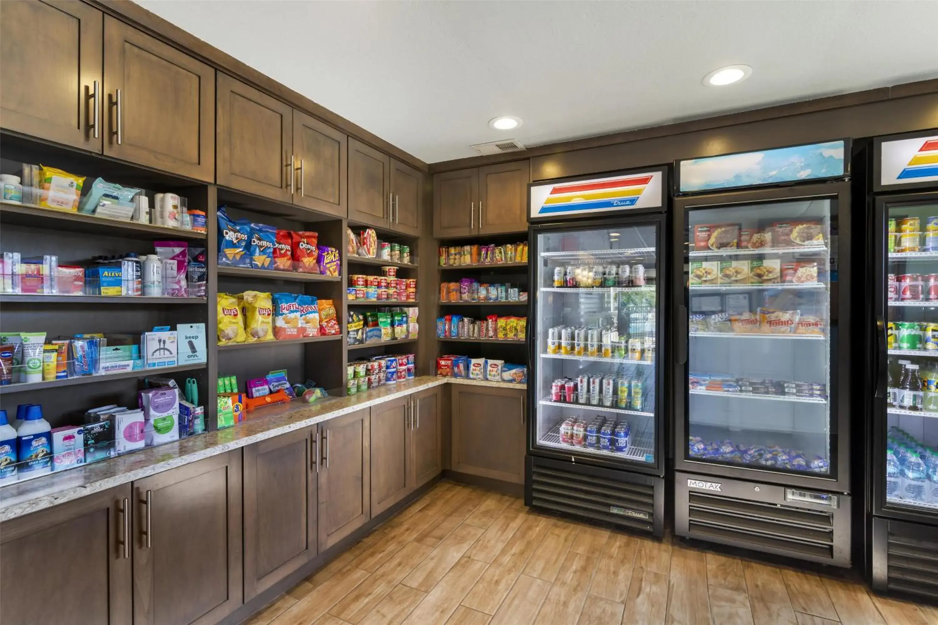 Property building in Best Western Plus Jekyll Island Property building in Best Western Plus Jekyll Island