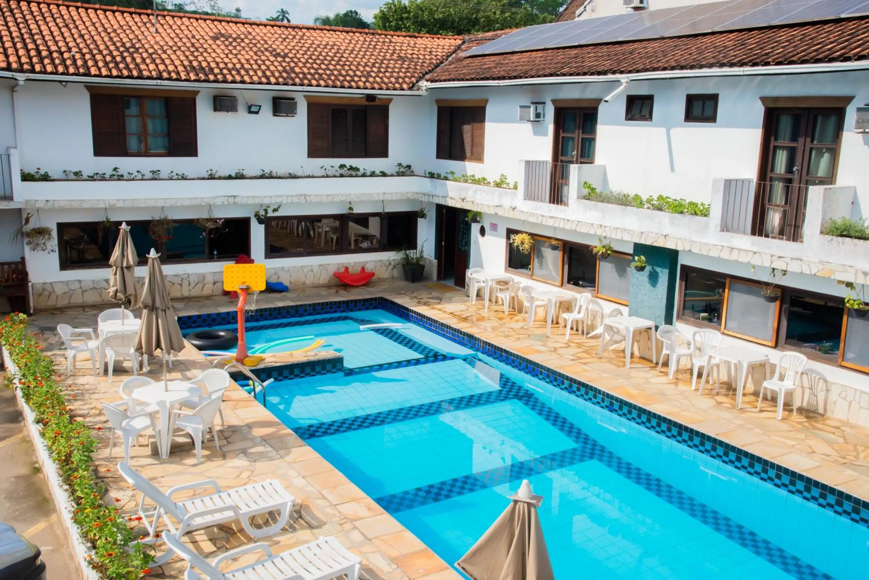 Swimming pool in Hotel Halloween Inn Penedo