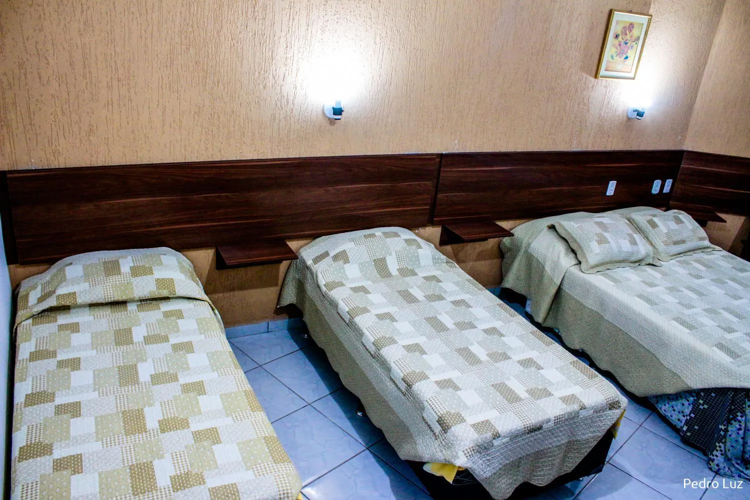 Photo of the whole room, Bed in Hotel Halloween Inn Penedo