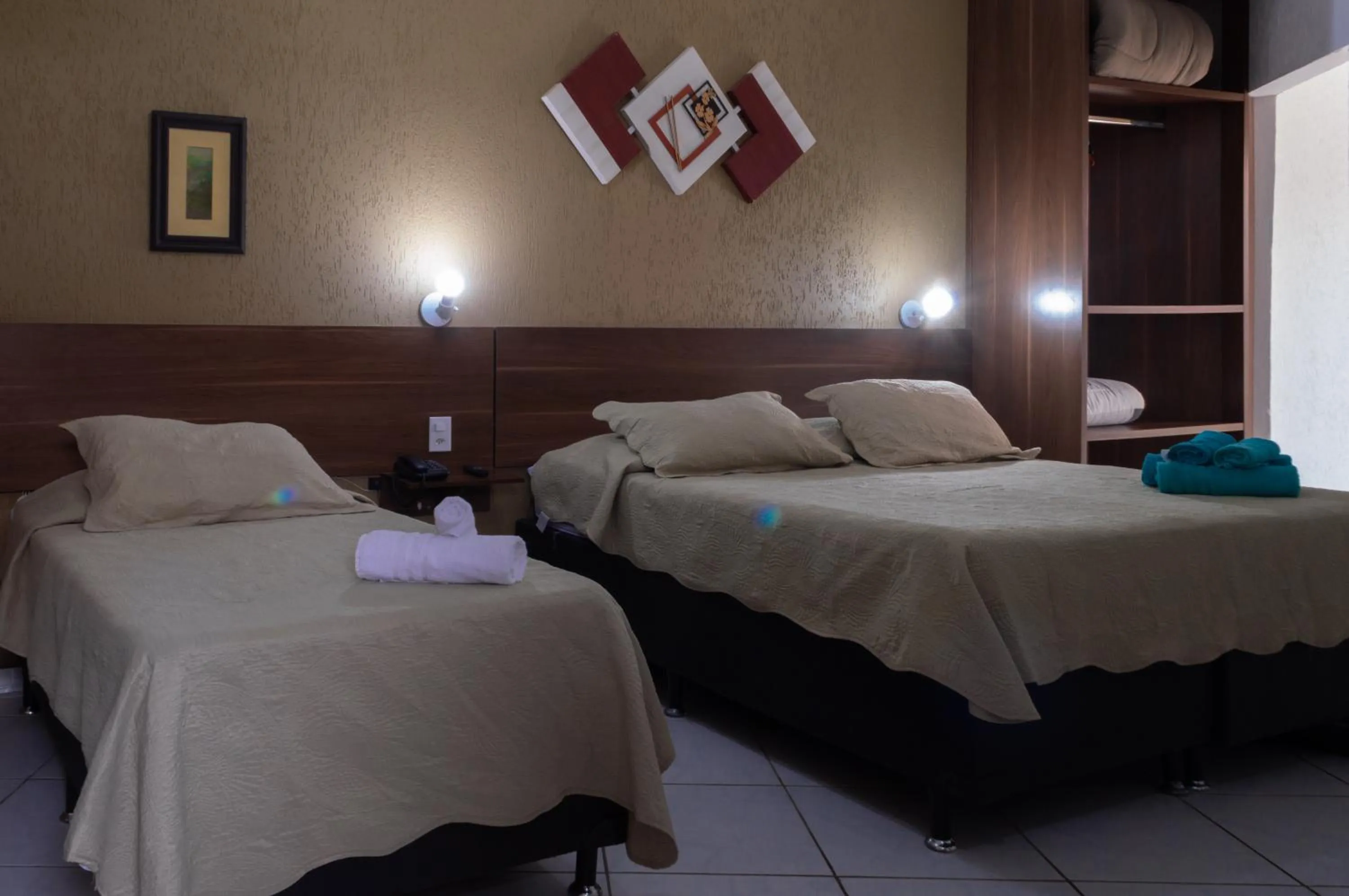 Bed in Hotel Halloween Inn Penedo