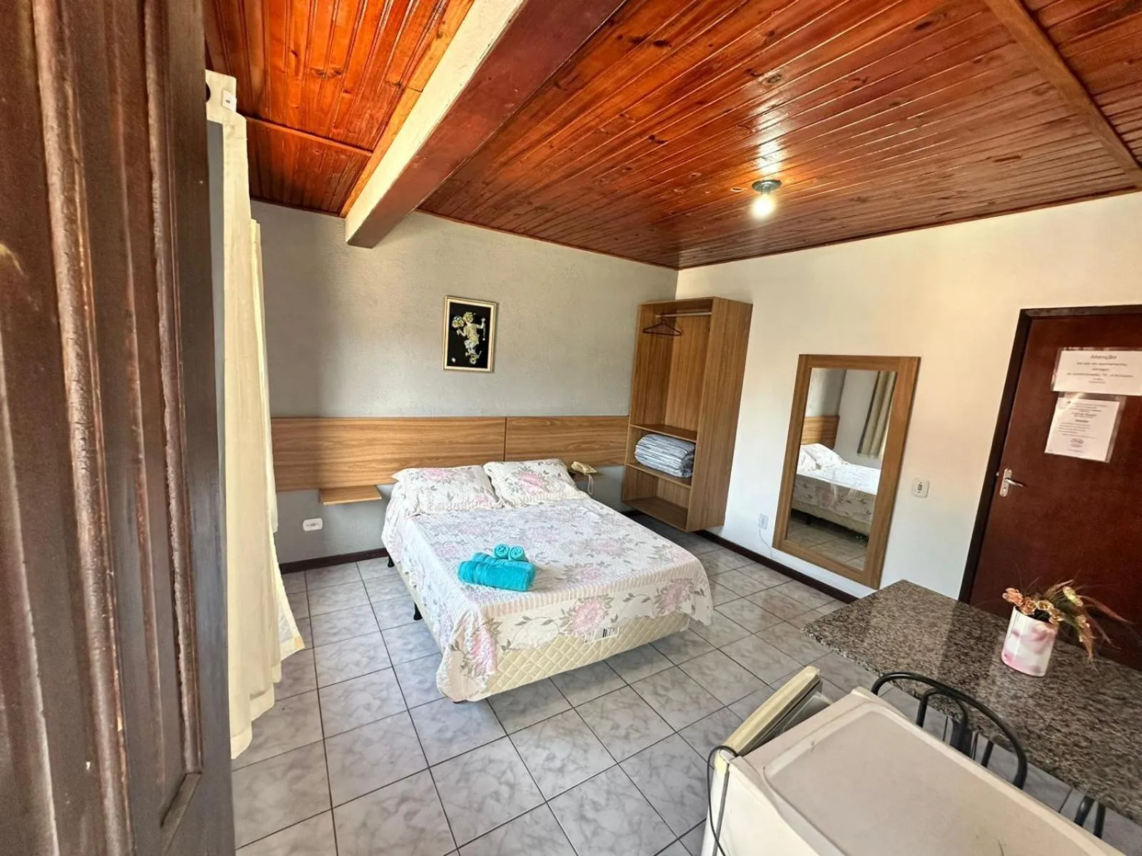 Photo of the whole room, Bed in Hotel Halloween Inn Penedo