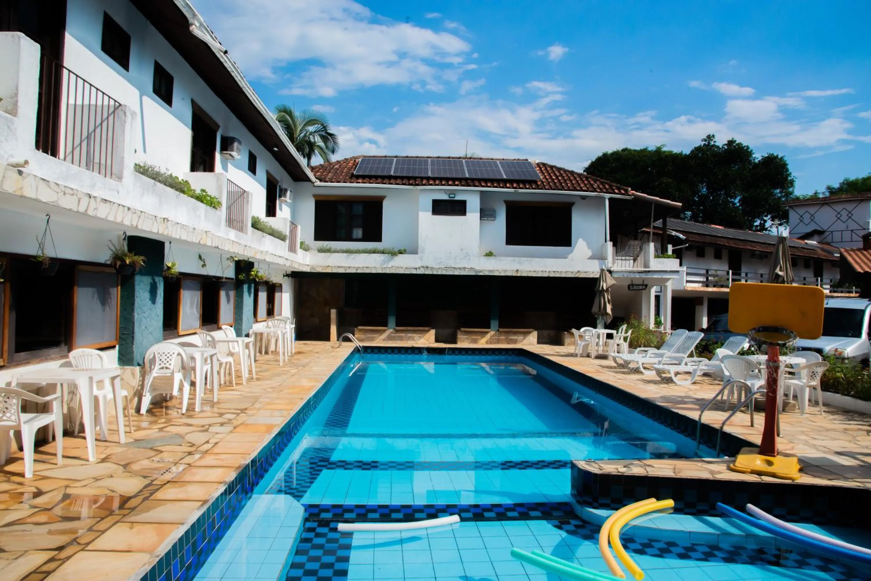 Swimming pool in Hotel Halloween Inn Penedo
