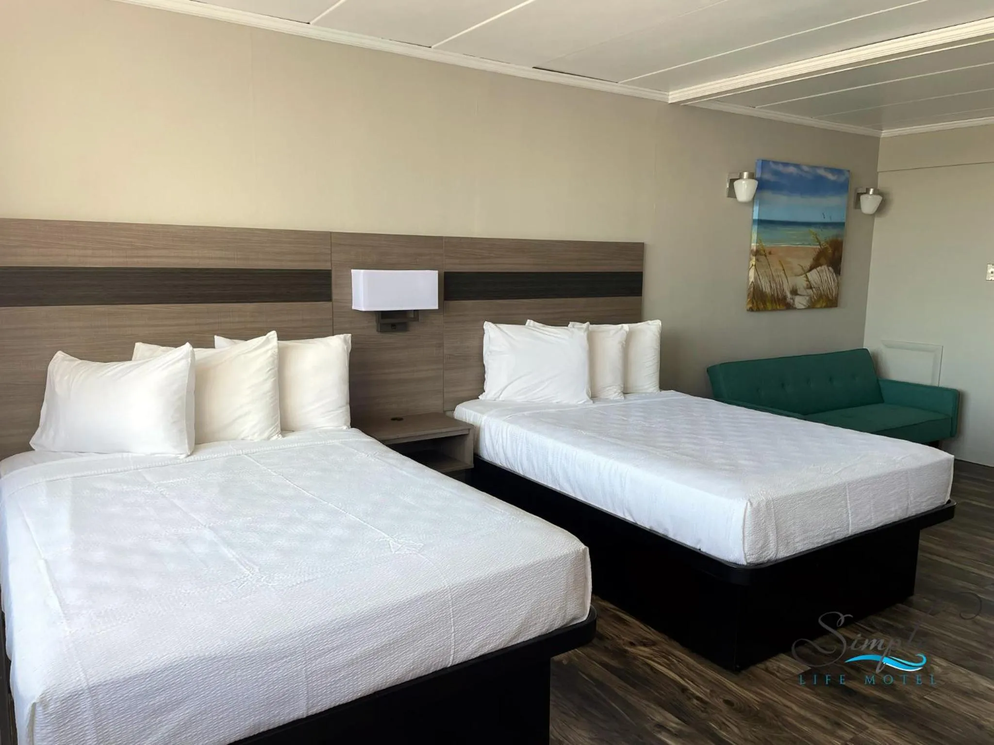 Bedroom, Bed in Simple Life Motel