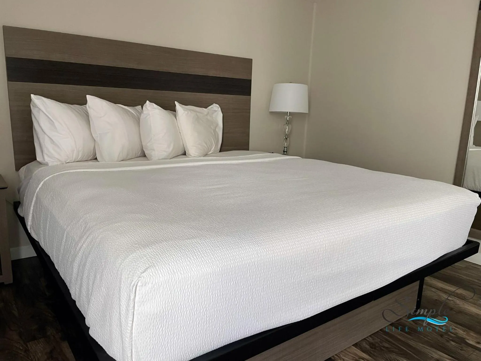 Bedroom, Bed in Simple Life Motel