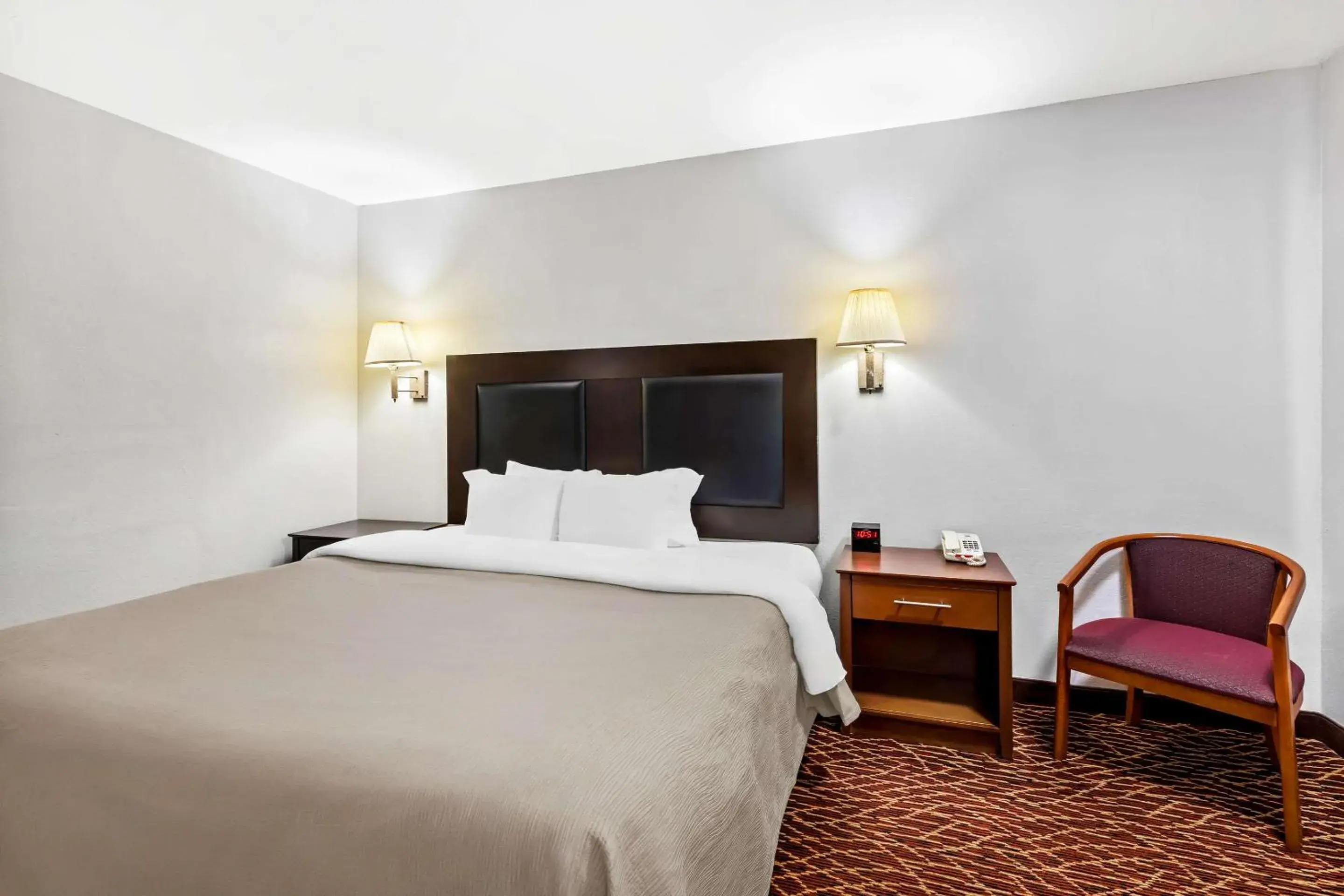 One Room Suite - Non Smoking in Quality Inn Marietta near Dobbins ARB One Room Suite - Non Smoking in Quality Inn Marietta near Dobbins ARB