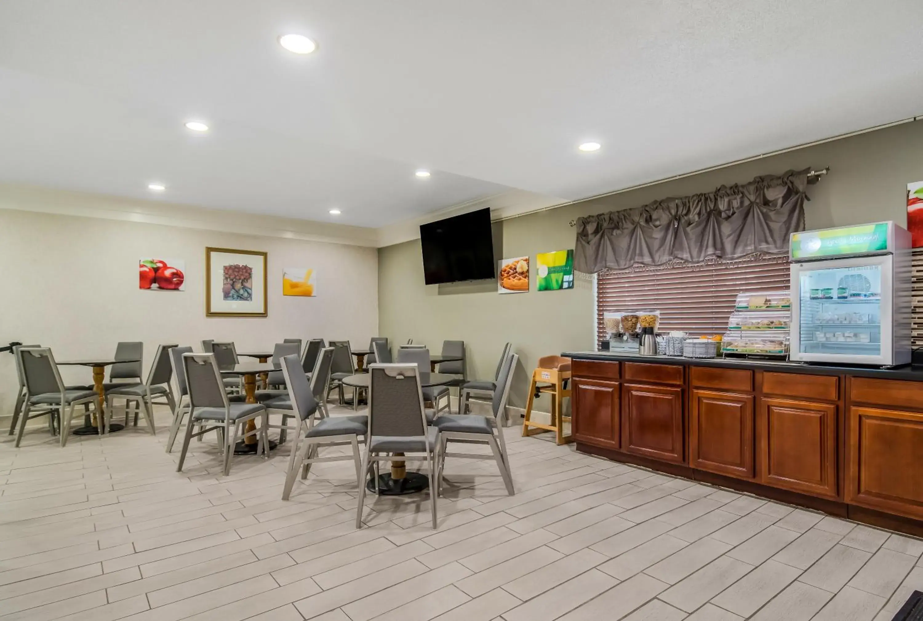 Breakfast in Quality Inn Marietta near Dobbins ARB Breakfast in Quality Inn Marietta near Dobbins ARB