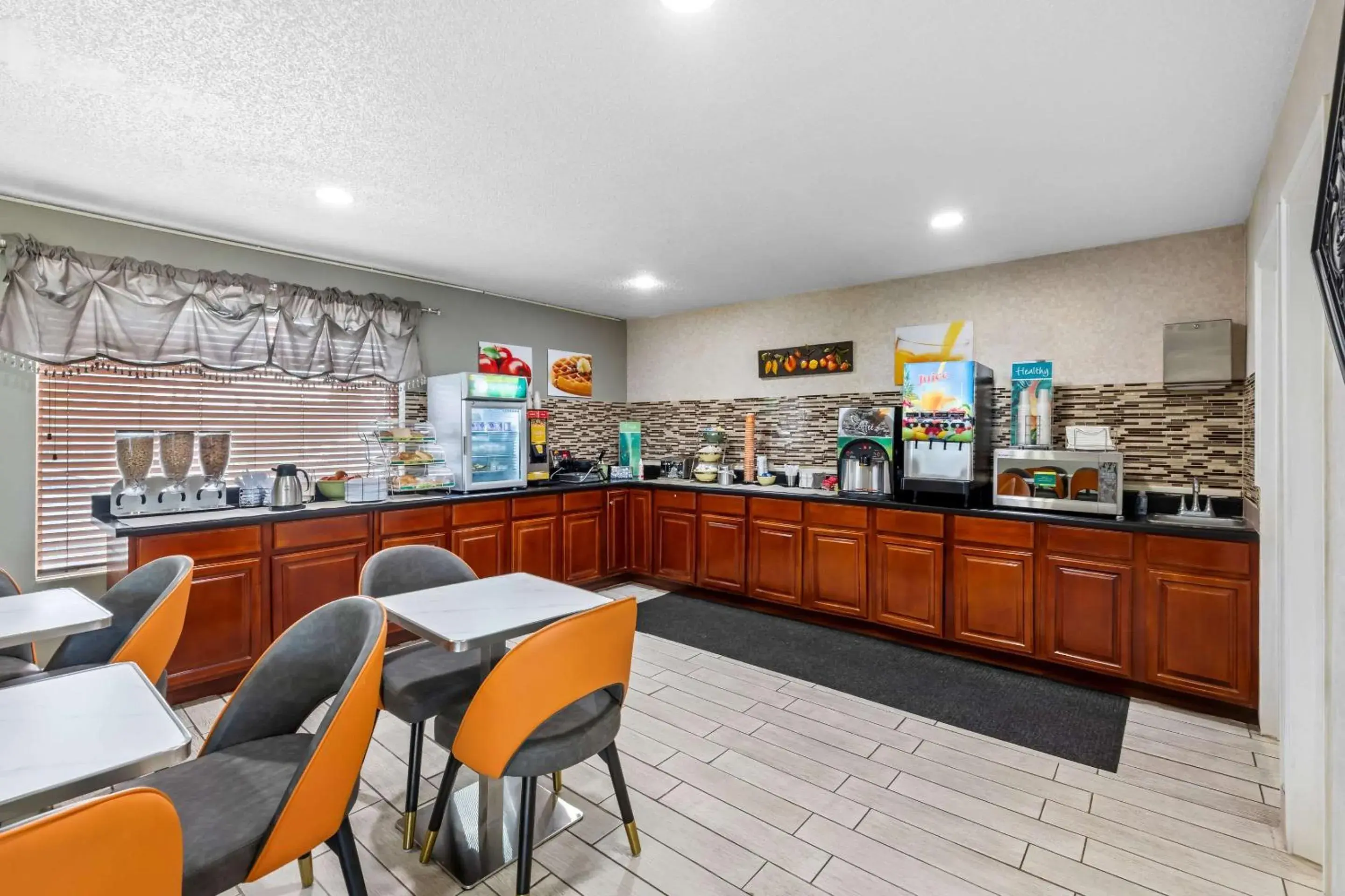 Breakfast in Quality Inn Marietta near Dobbins ARB Breakfast in Quality Inn Marietta near Dobbins ARB