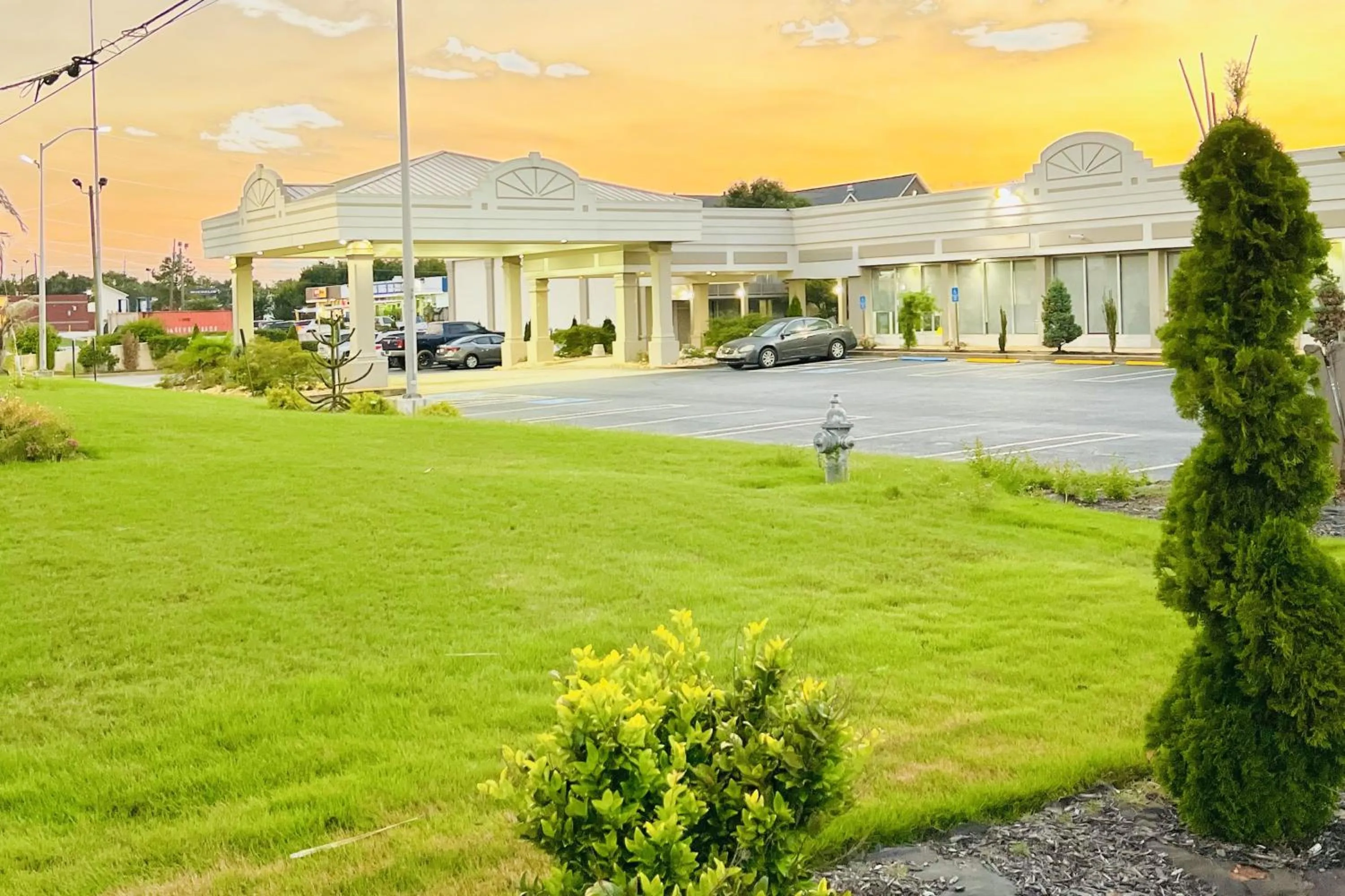 Property building in Quality Inn & Suites McDonough South I-75