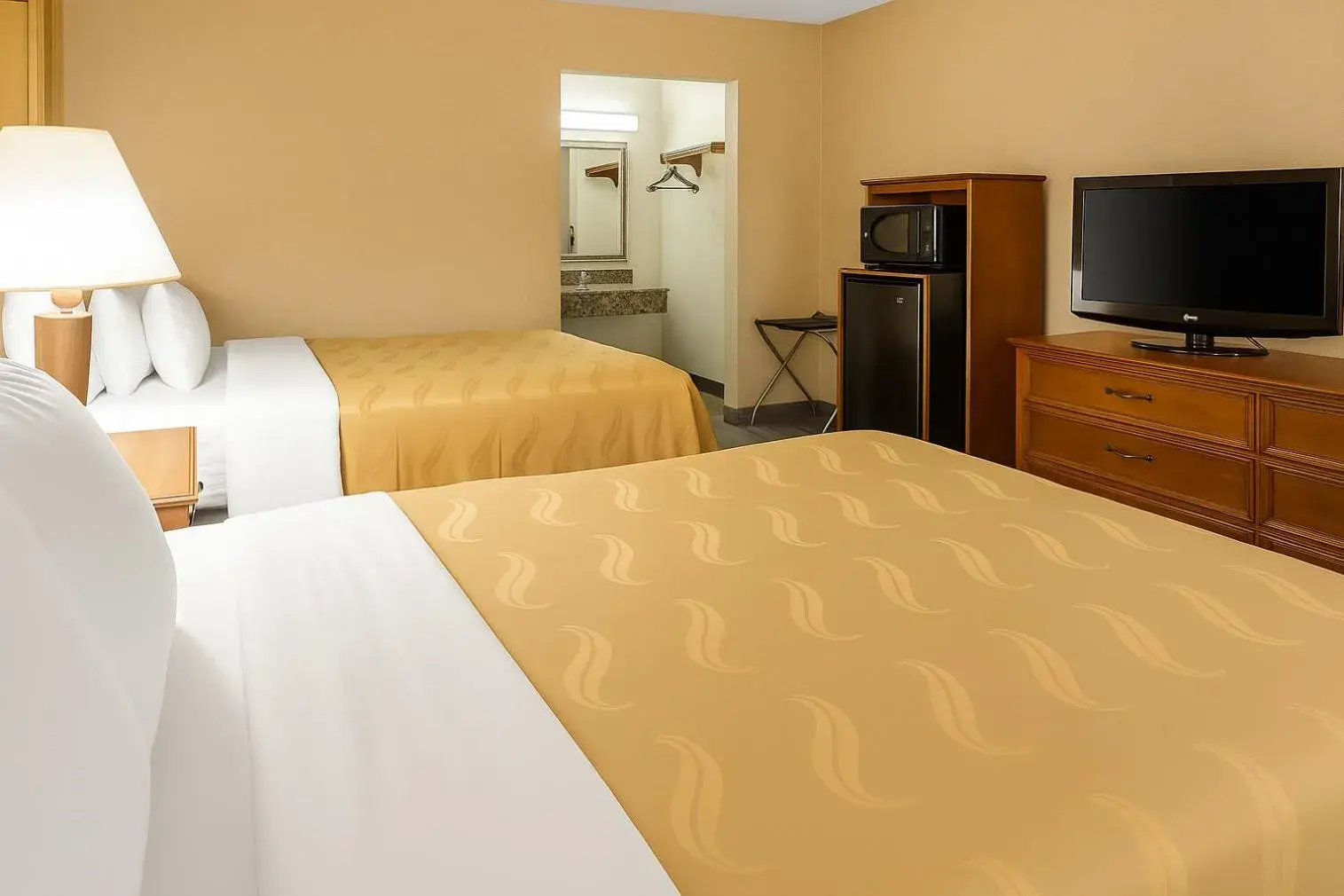 Bedroom, Bed in Quality Inn & Suites McDonough South I-75 Bedroom, Bed in Quality Inn & Suites McDonough South I-75