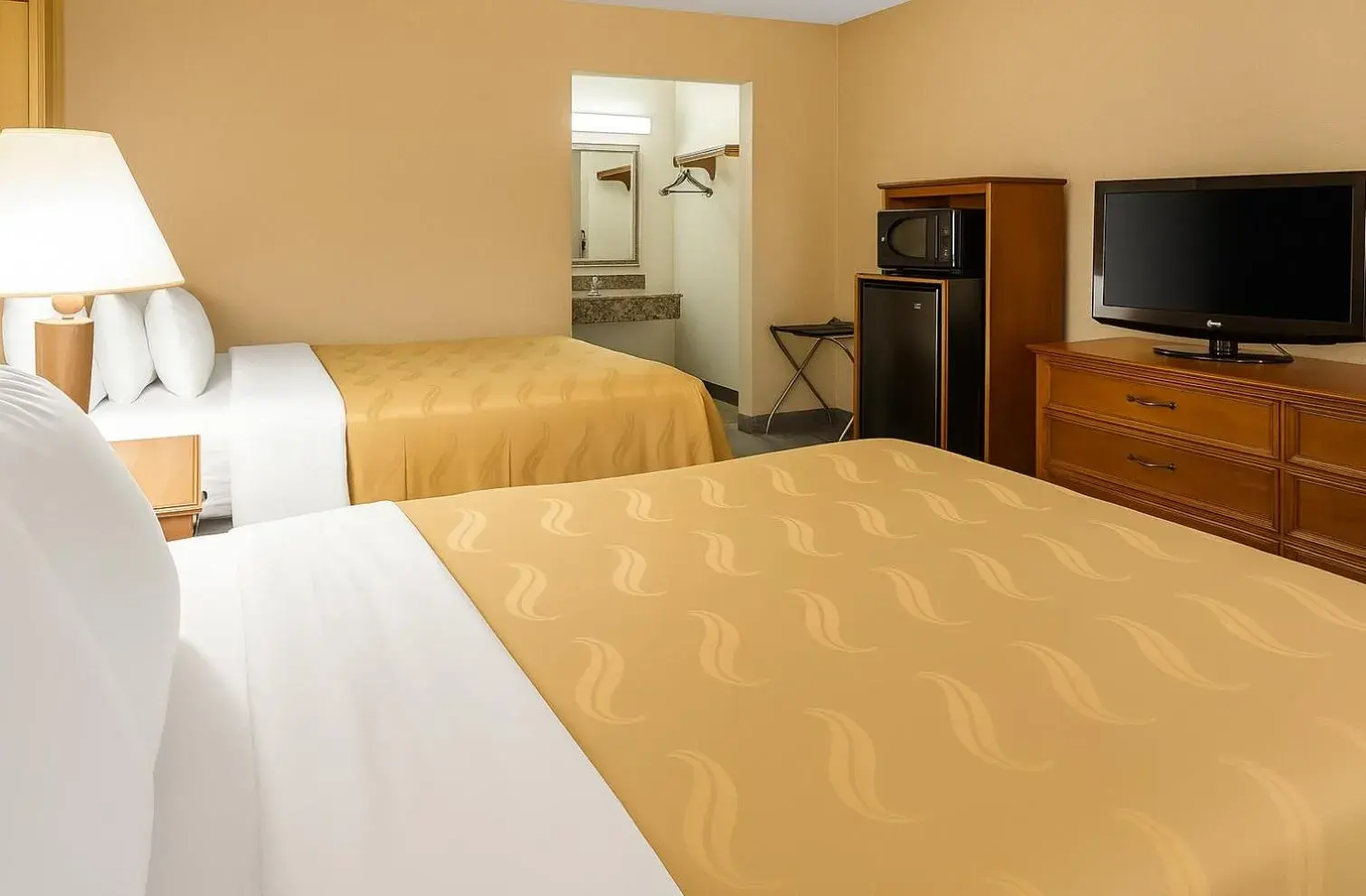 Bedroom, Bed in Quality Inn & Suites McDonough South I-75 Bedroom, Bed in Quality Inn & Suites McDonough South I-75