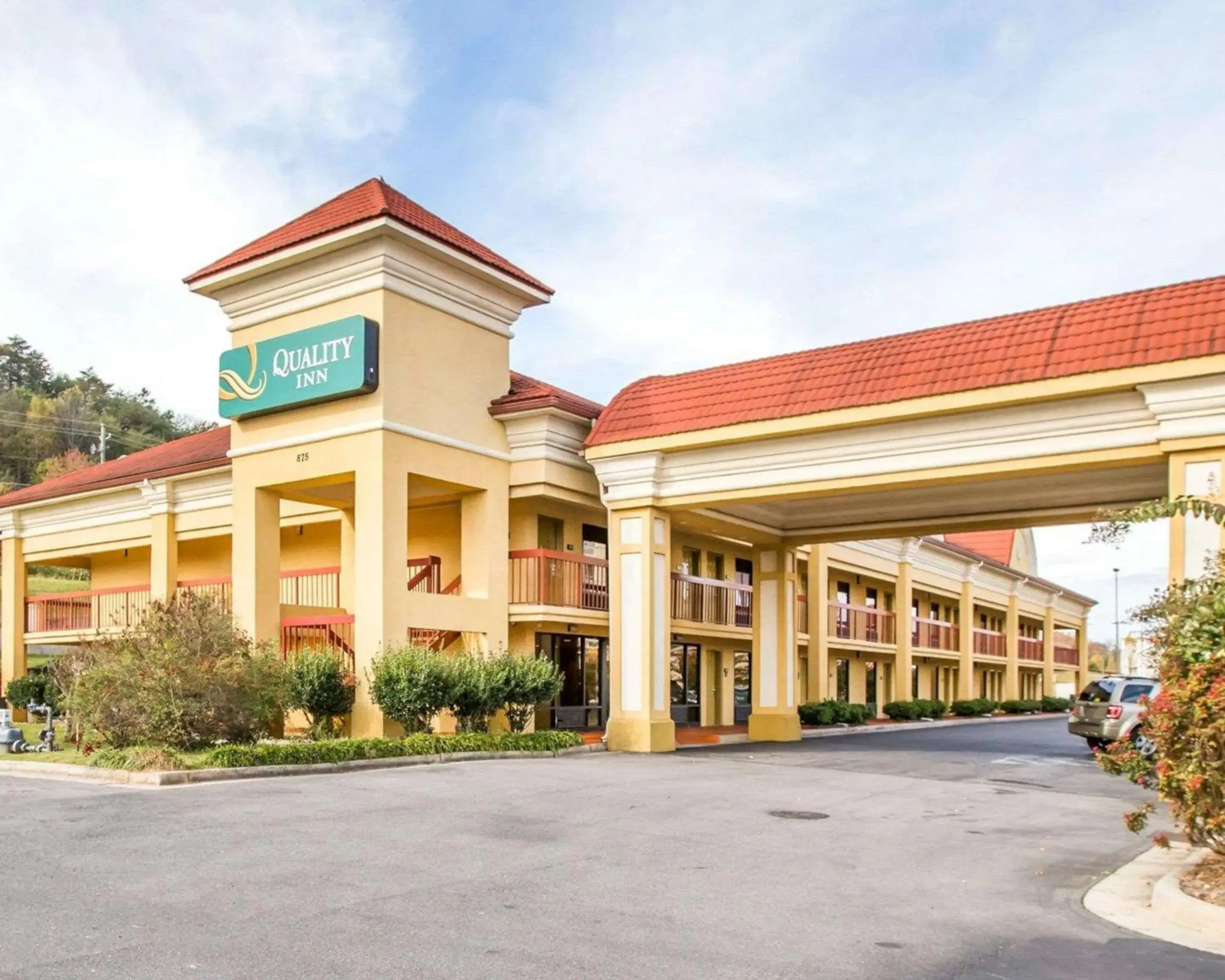 Property building in Quality Inn Dalton Central Property building in Quality Inn Dalton Central
