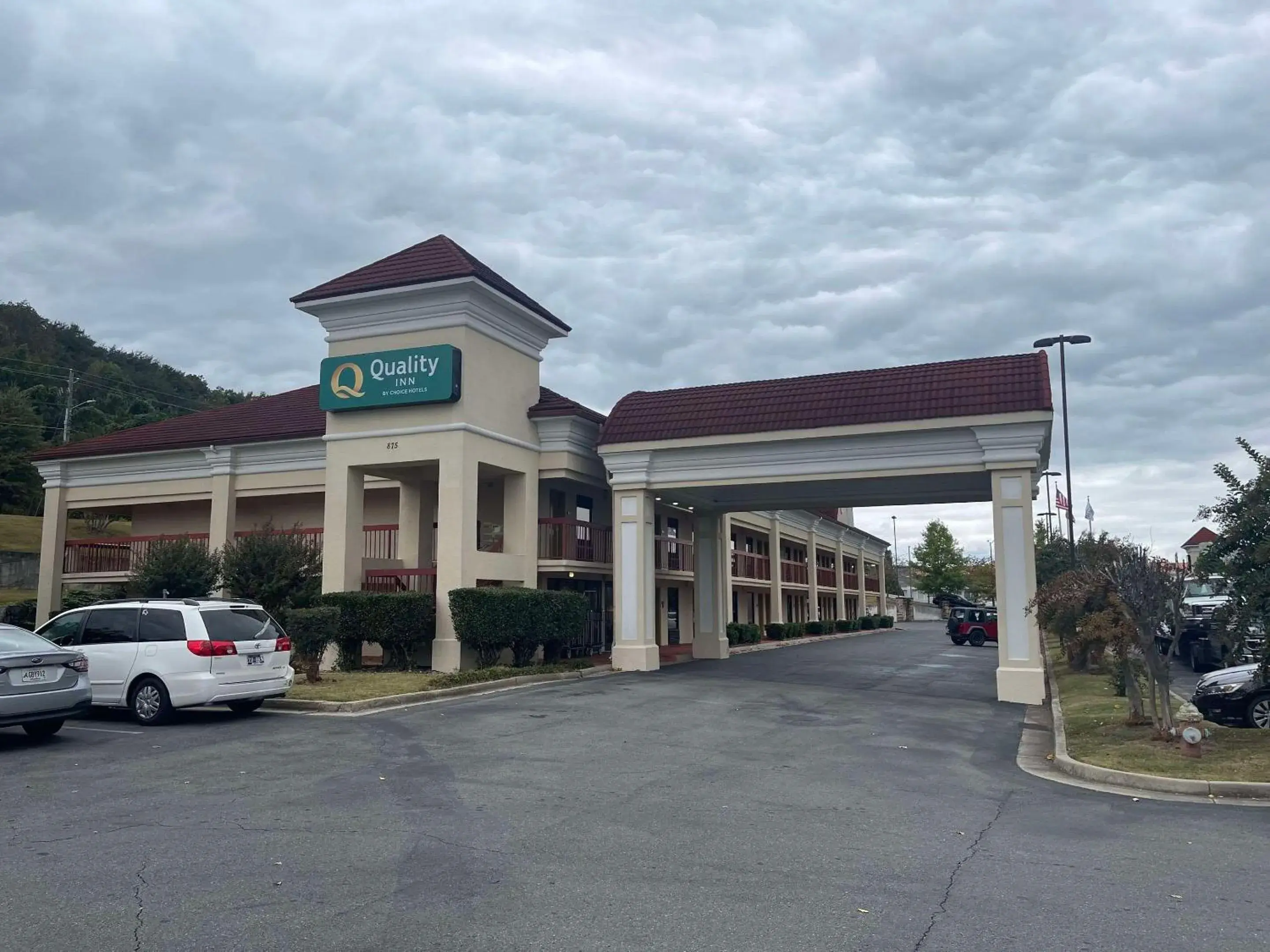 Property building in Quality Inn Dalton Central Property building in Quality Inn Dalton Central