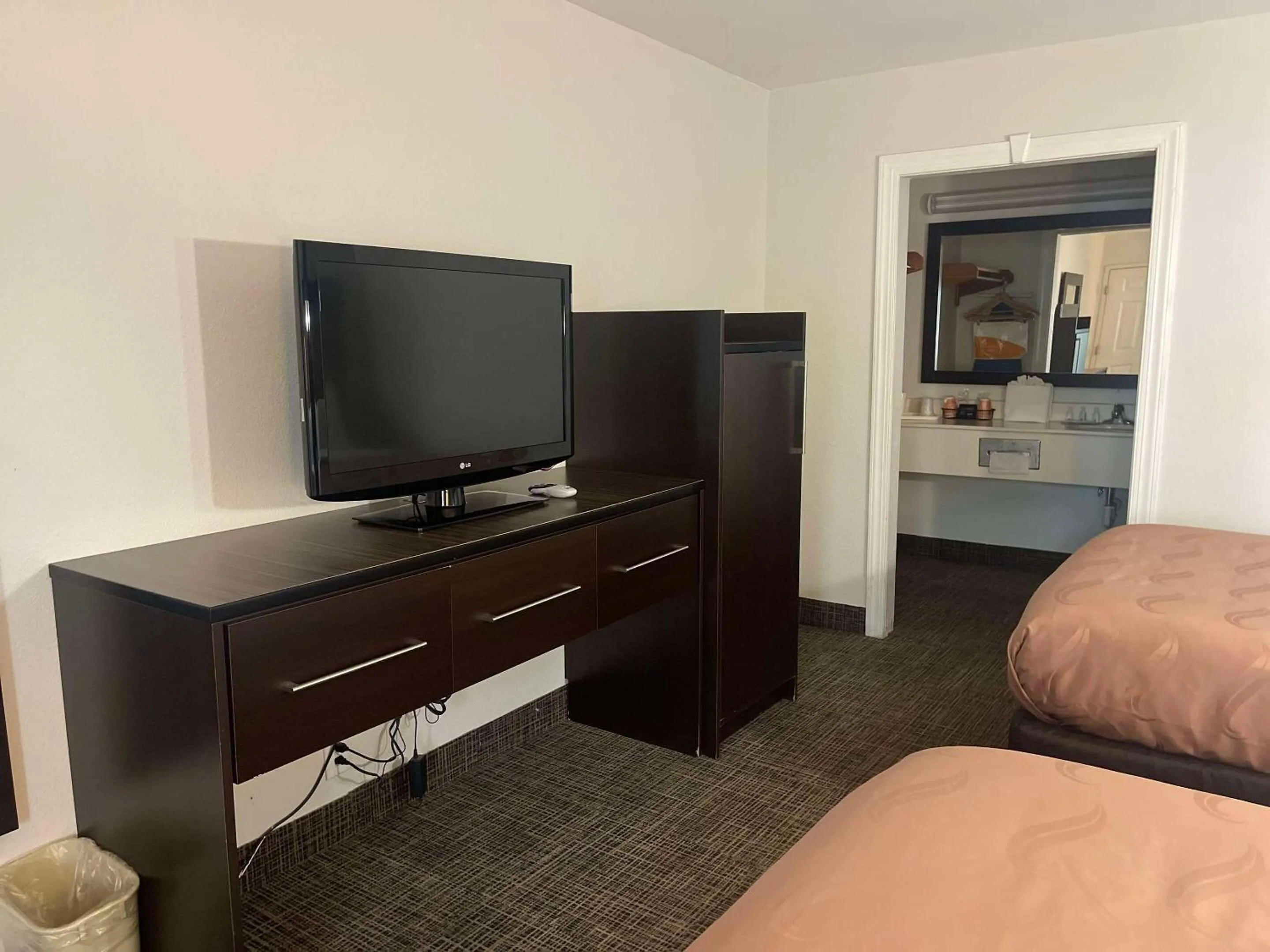 Bedroom, Bed in Quality Inn Dalton Central