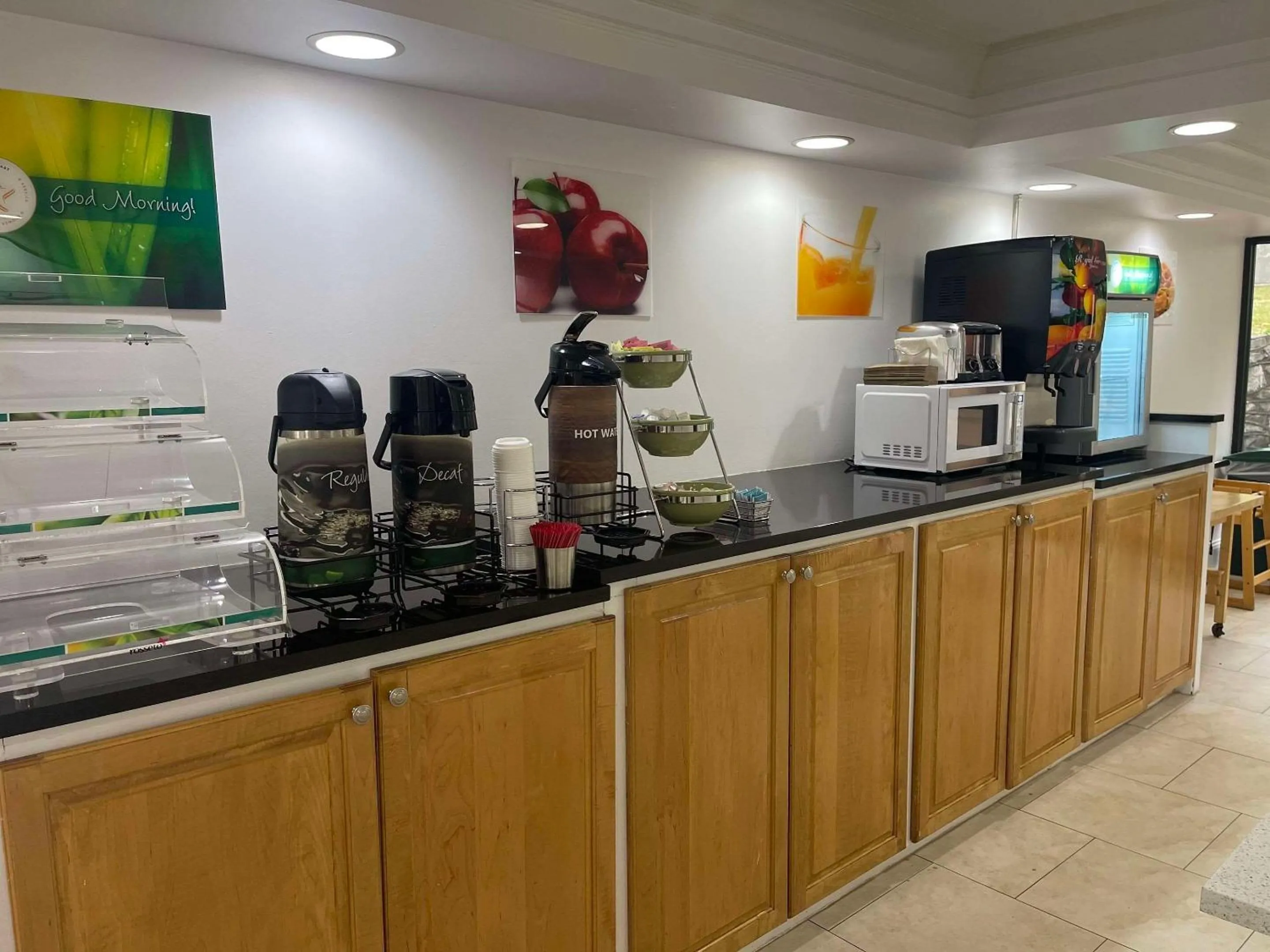 Breakfast in Quality Inn Dalton Central