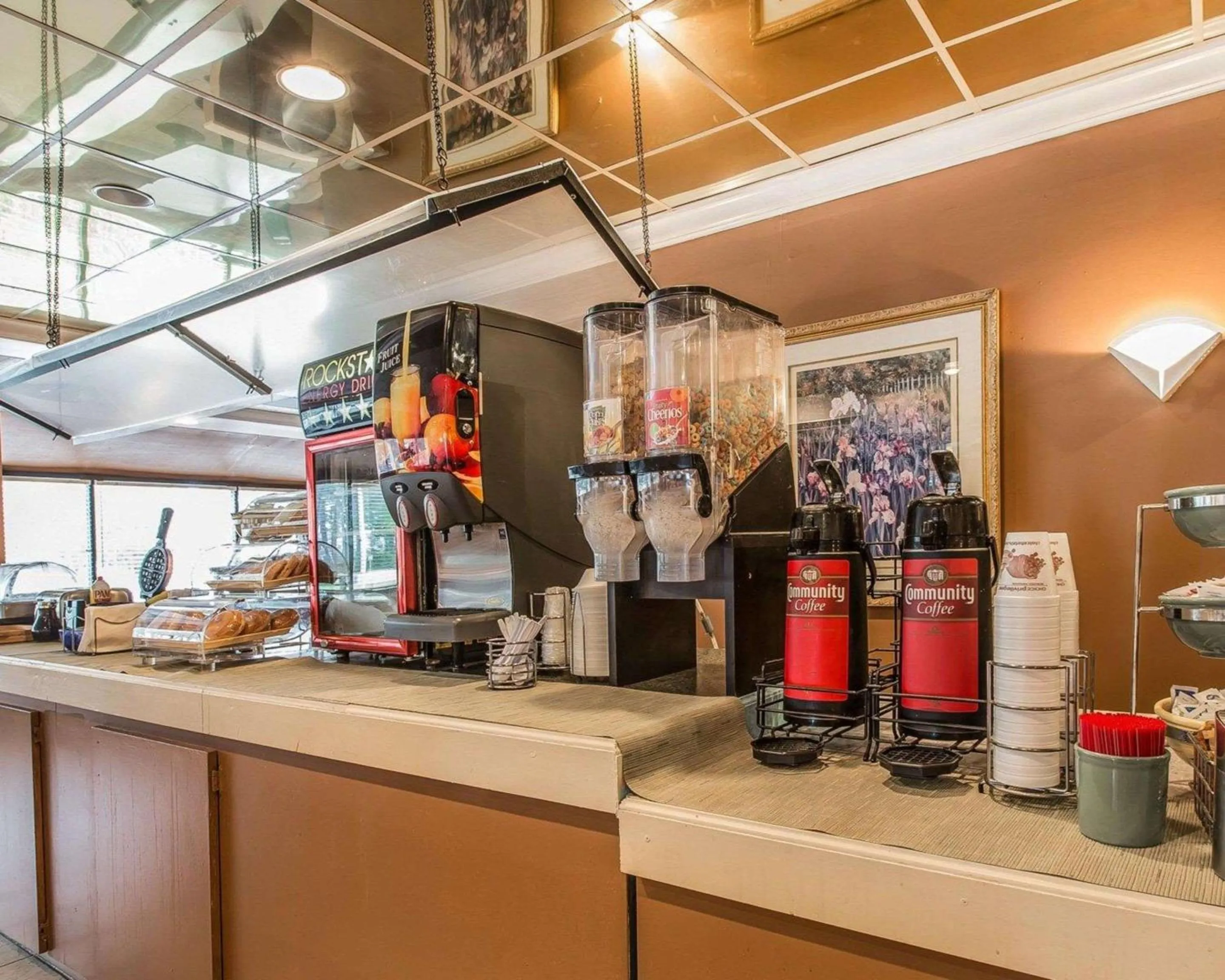 Restaurant/places to eat in Econo Lodge Douglas