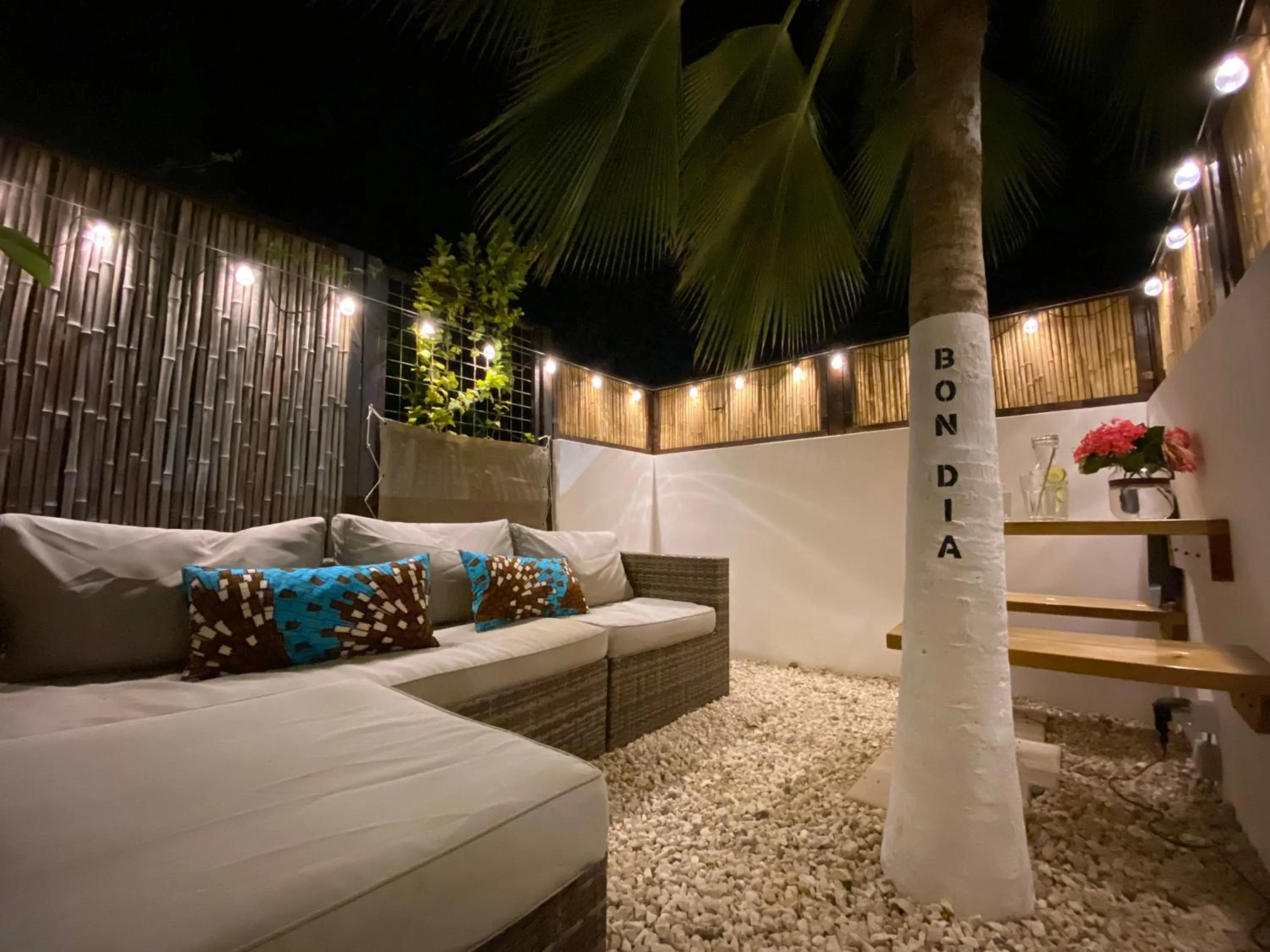 Patio in B&B Kas ChuChubi