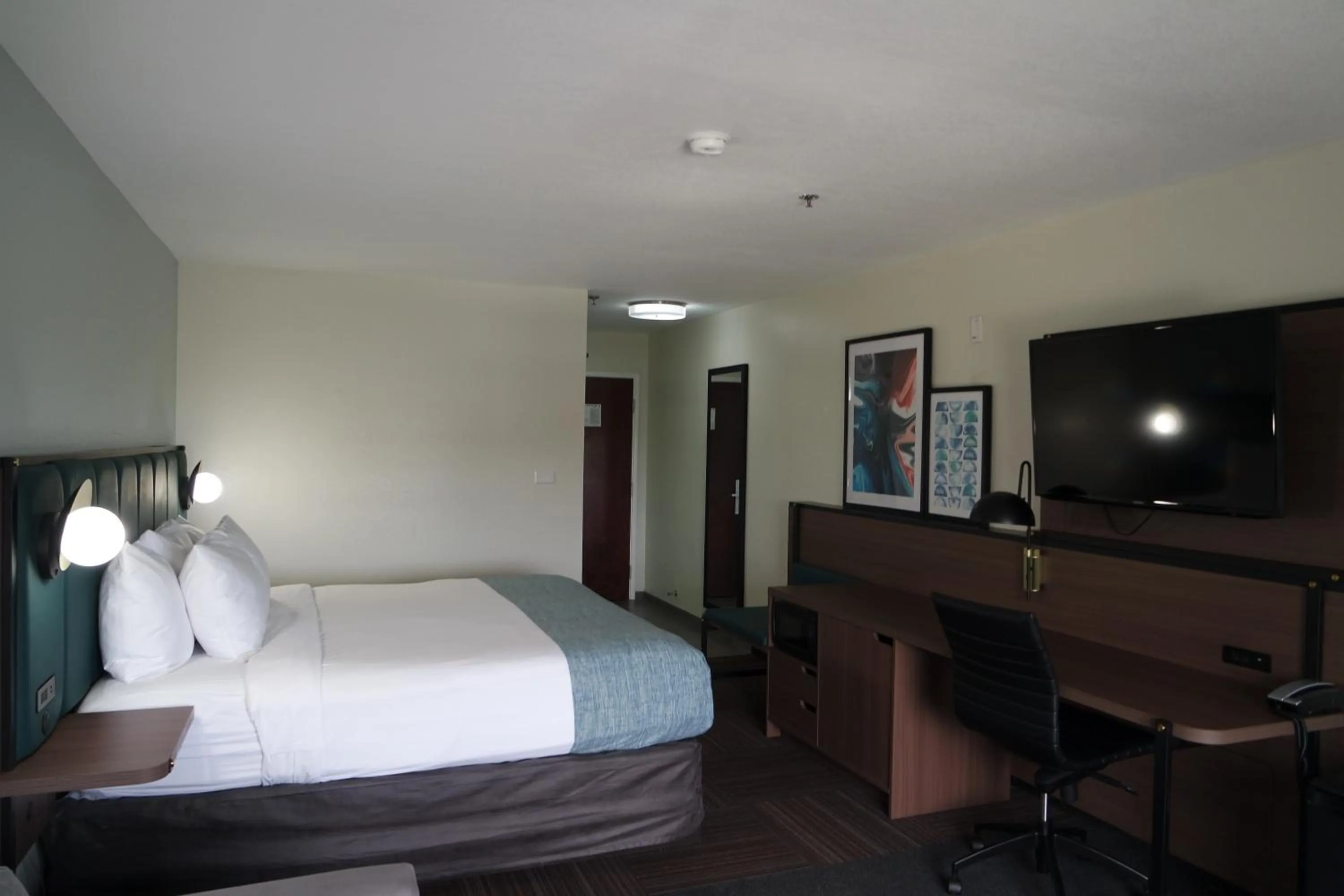 Photo of the whole room, Bed in Wingate by Wyndham Kings Bay Naval Base I-95